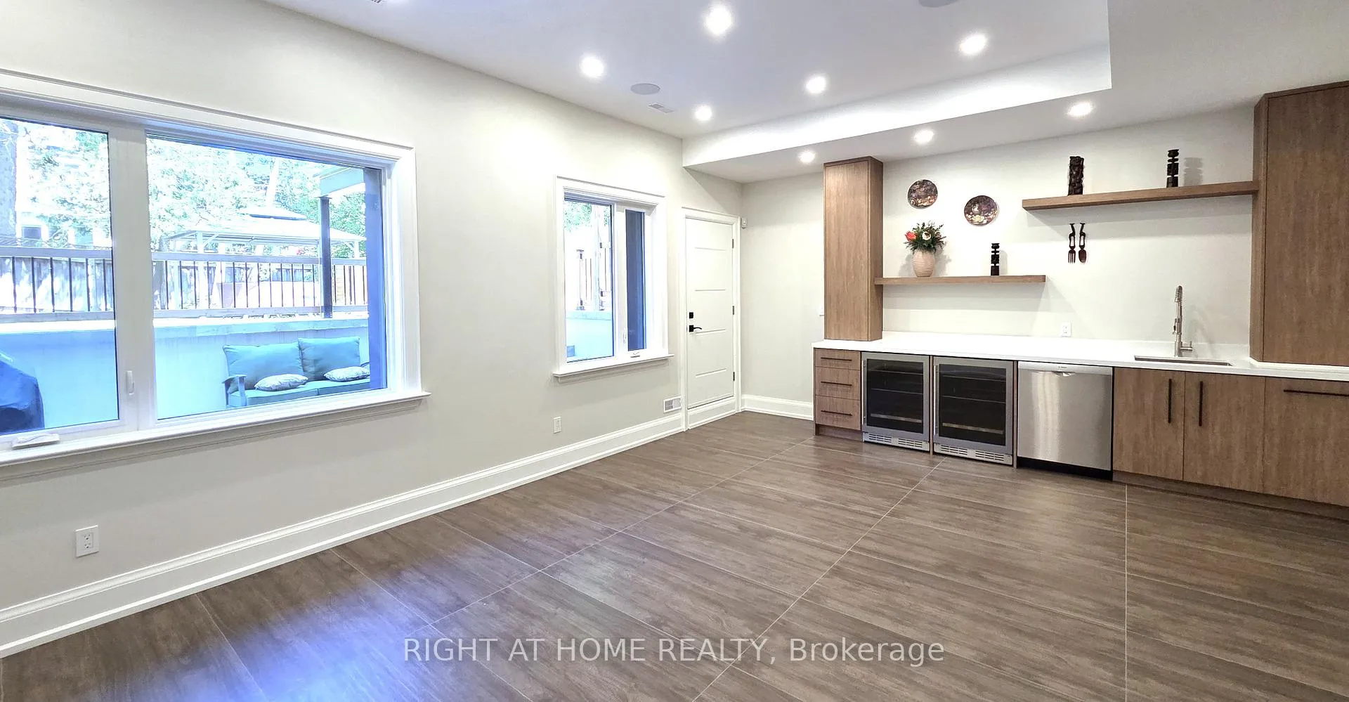 Photo 21 of 586 Broadway Avenue E, Toronto, Leaside — HOMEH