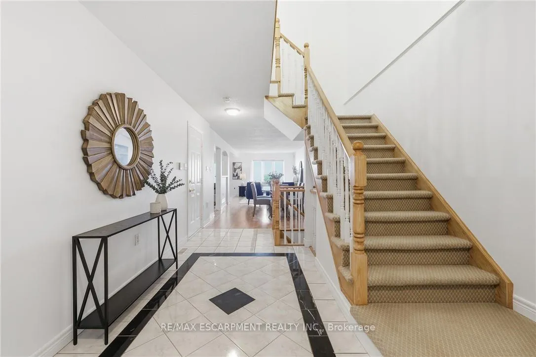 Photo 3 of Unit 6, 85 Edgewater Drive, Hamilton, Lakeshore — HOMEH