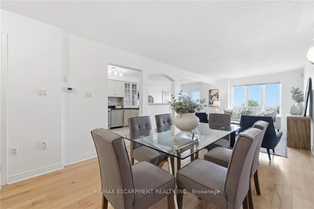 Photo 7 of Unit 6, 85 Edgewater Drive, Hamilton, Lakeshore — HOMEH