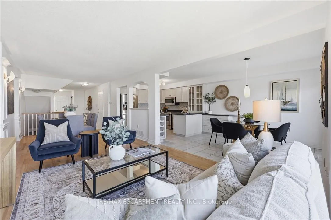 Photo 9 of Unit 6, 85 Edgewater Drive, Hamilton, Lakeshore — HOMEH