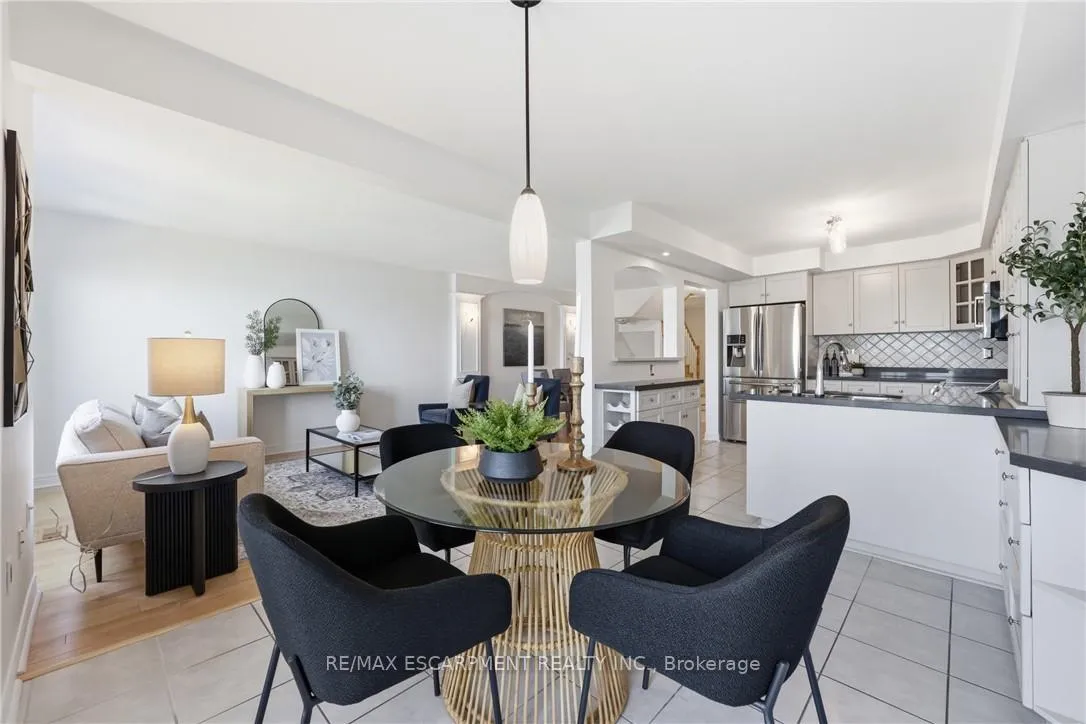 Photo 11 of Unit 6, 85 Edgewater Drive, Hamilton, Lakeshore — HOMEH