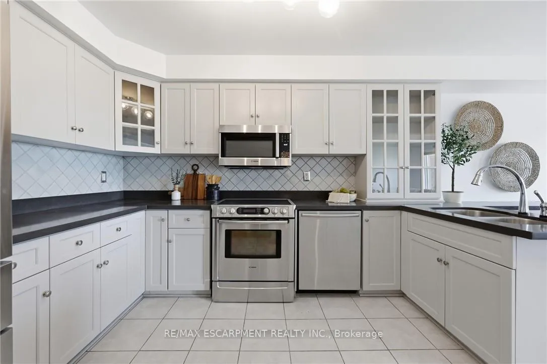 Photo 14 of Unit 6, 85 Edgewater Drive, Hamilton, Lakeshore — HOMEH