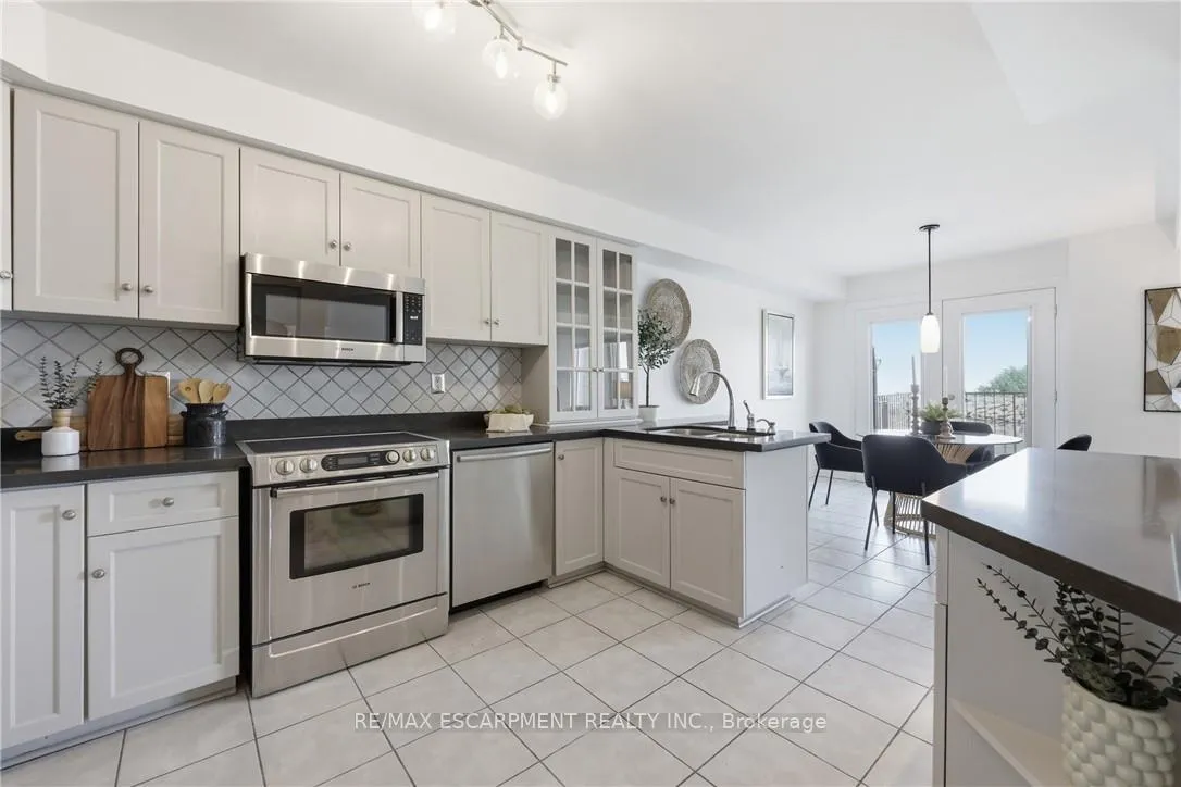 Photo 15 of Unit 6, 85 Edgewater Drive, Hamilton, Lakeshore — HOMEH