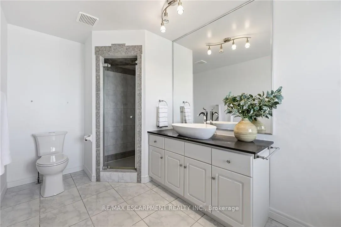 Photo 23 of Unit 6, 85 Edgewater Drive, Hamilton, Lakeshore — HOMEH