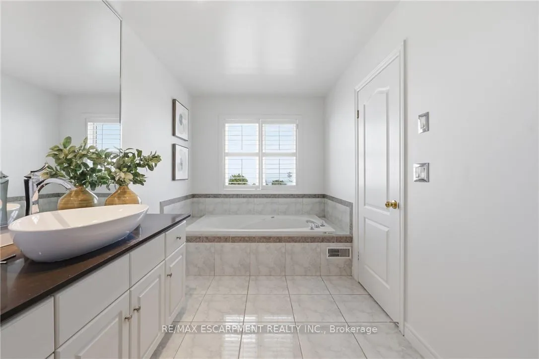 Photo 24 of Unit 6, 85 Edgewater Drive, Hamilton, Lakeshore — HOMEH
