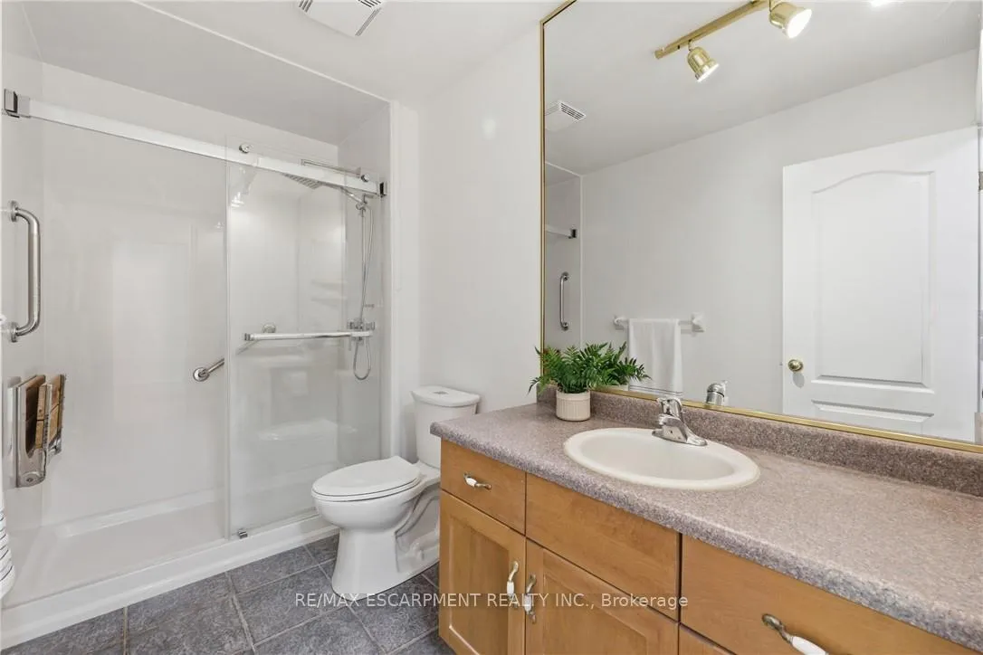Photo 25 of Unit 6, 85 Edgewater Drive, Hamilton, Lakeshore — HOMEH