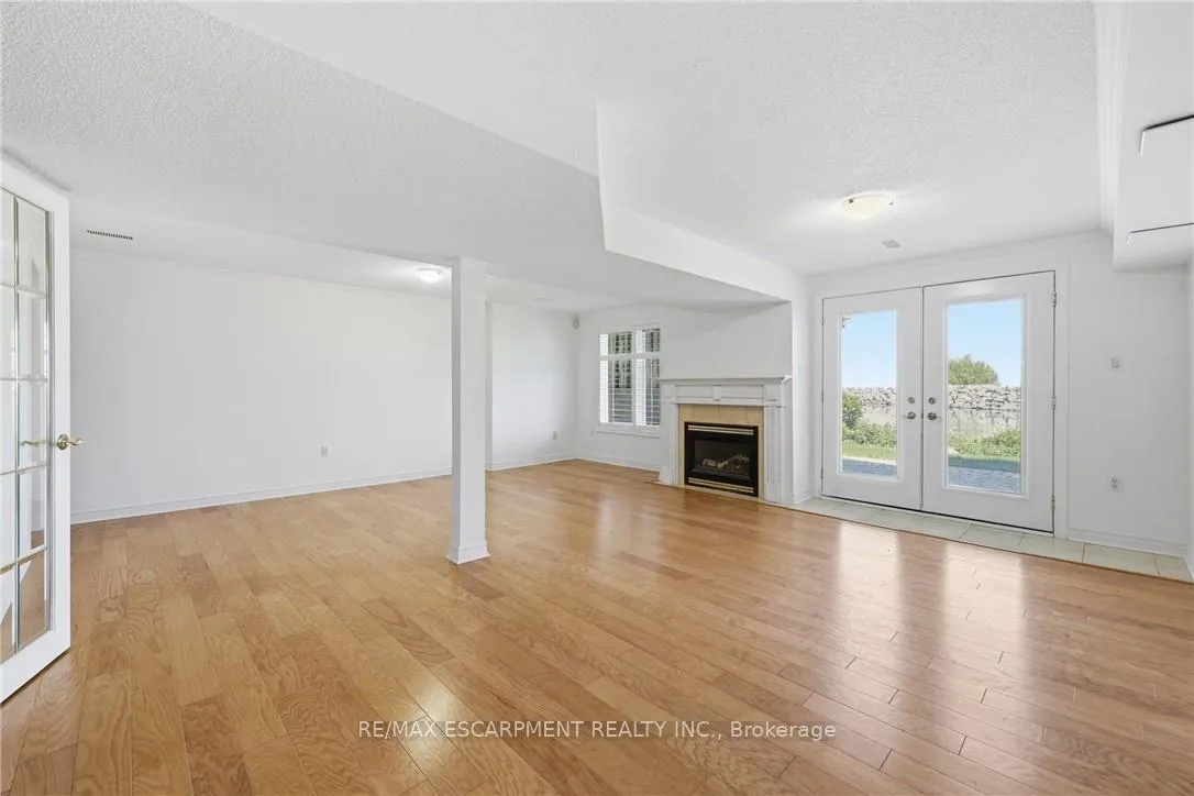 Photo 30 of Unit 6, 85 Edgewater Drive, Hamilton, Lakeshore — HOMEH