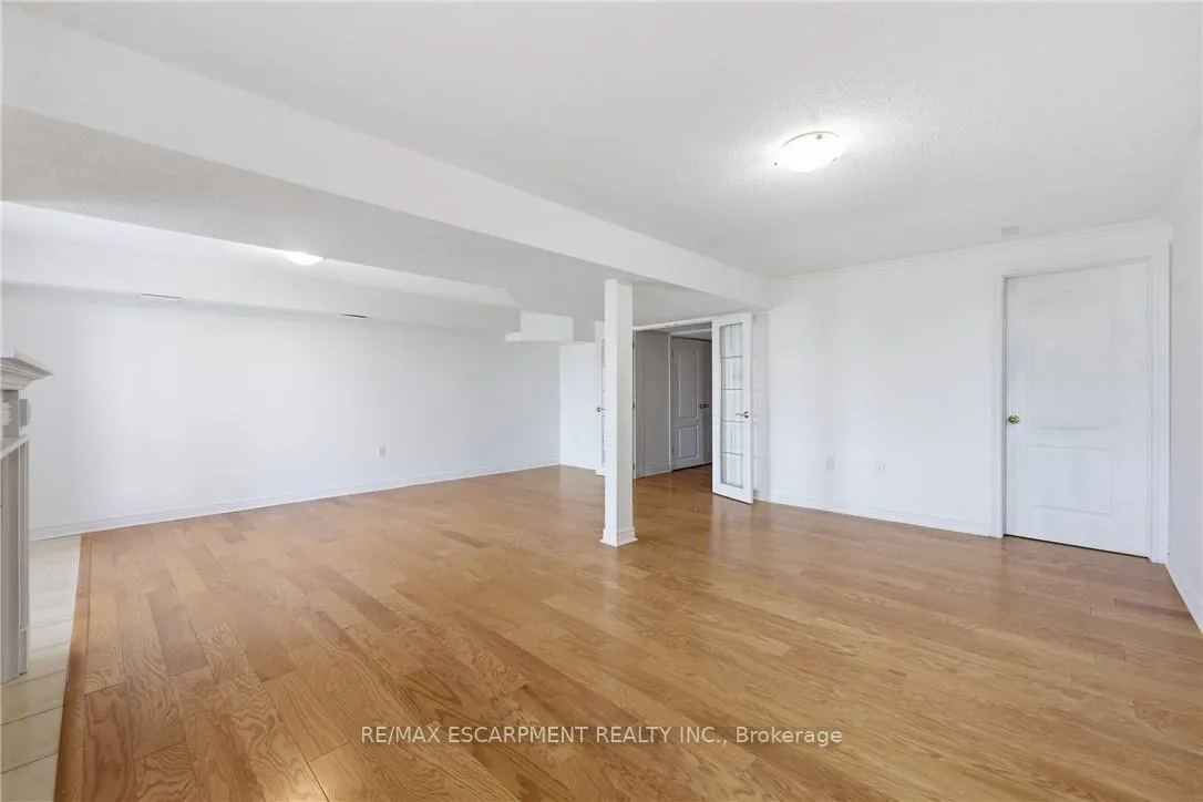 Photo 31 of Unit 6, 85 Edgewater Drive, Hamilton, Lakeshore — HOMEH