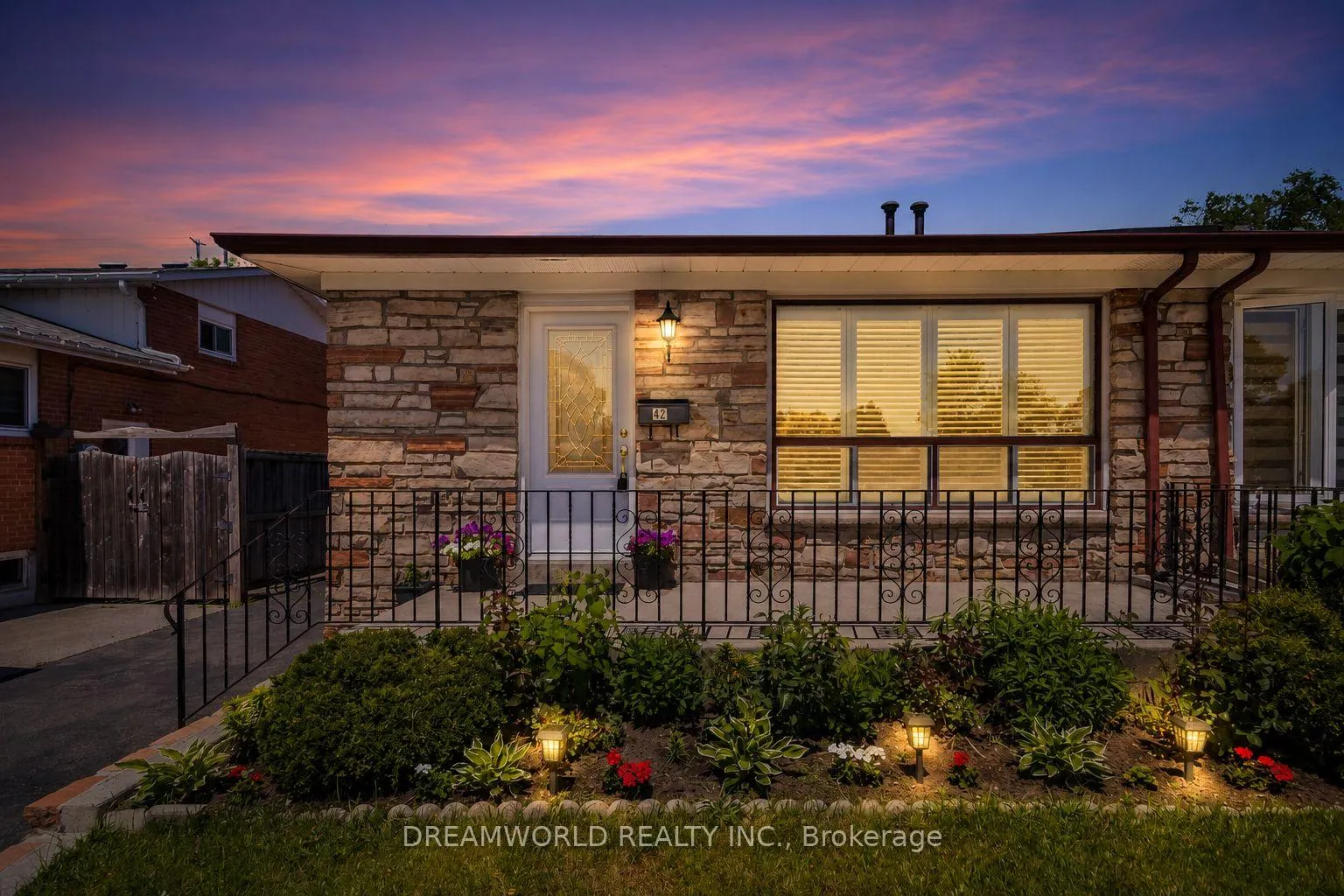 Photo 2 of 42 Northwood Drive, Brampton, Northwood Park — HOMEH