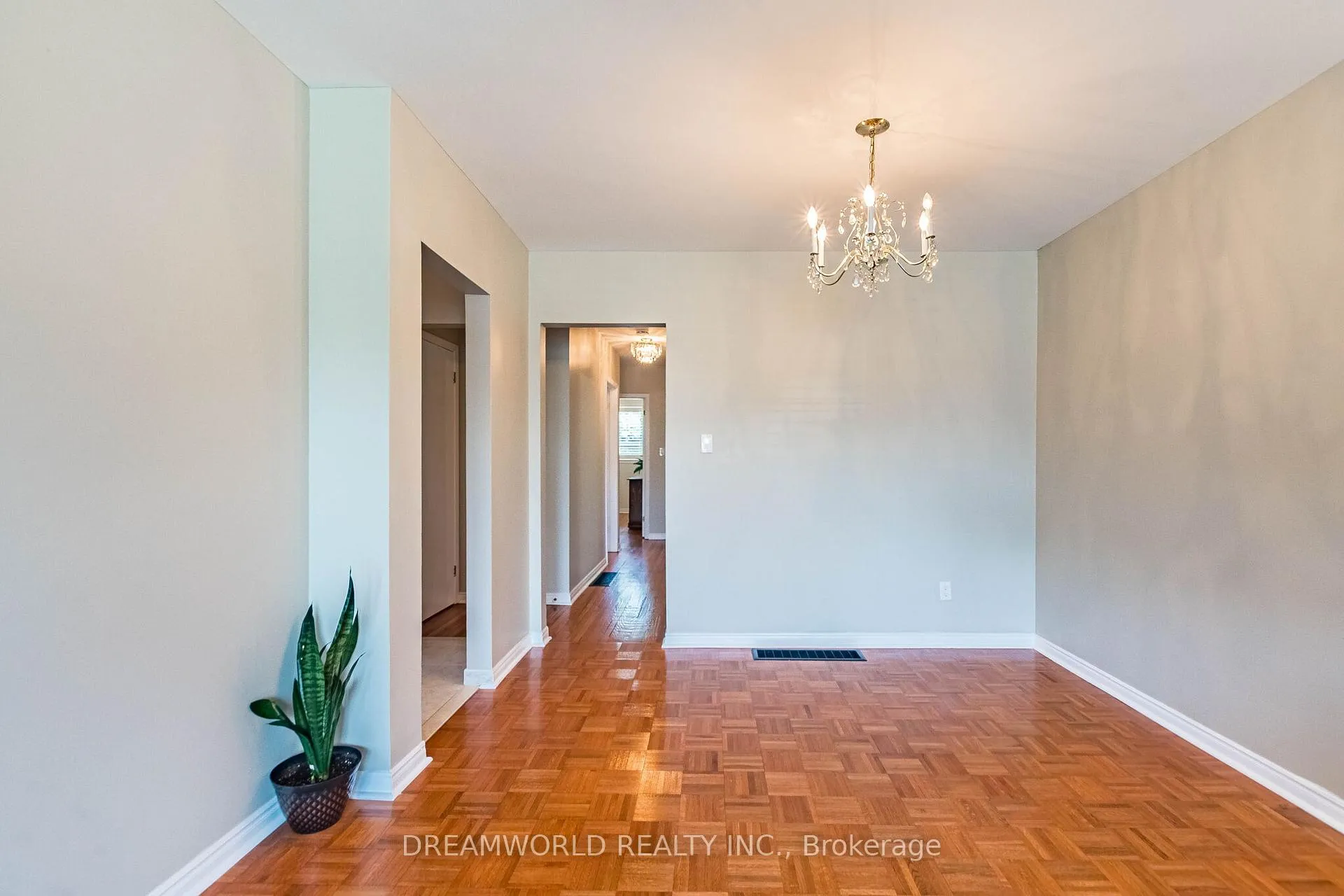 Photo 9 of 42 Northwood Drive, Brampton, Northwood Park — HOMEH
