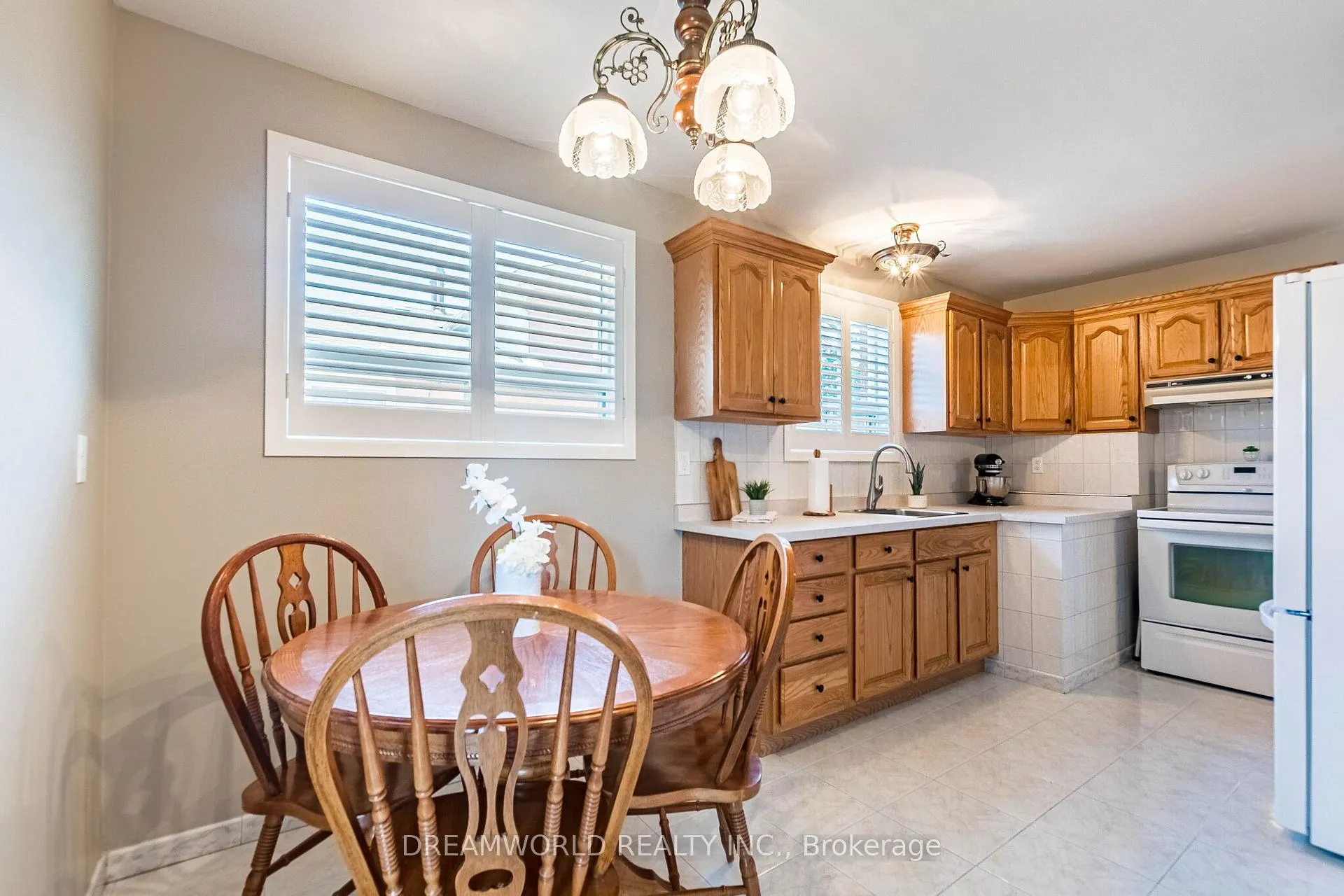 Photo 11 of 42 Northwood Drive, Brampton, Northwood Park — HOMEH