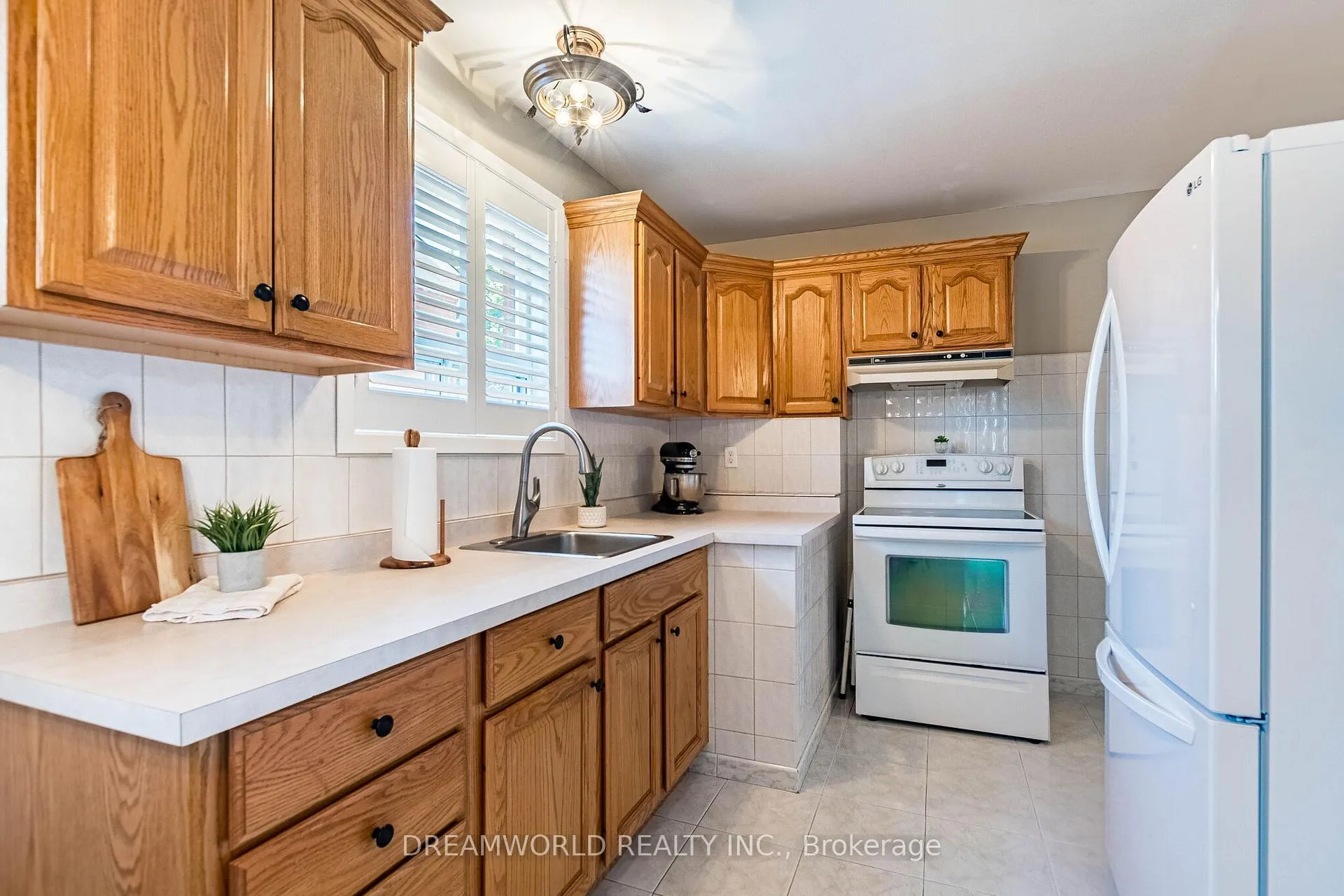 Photo 12 of 42 Northwood Drive, Brampton, Northwood Park — HOMEH