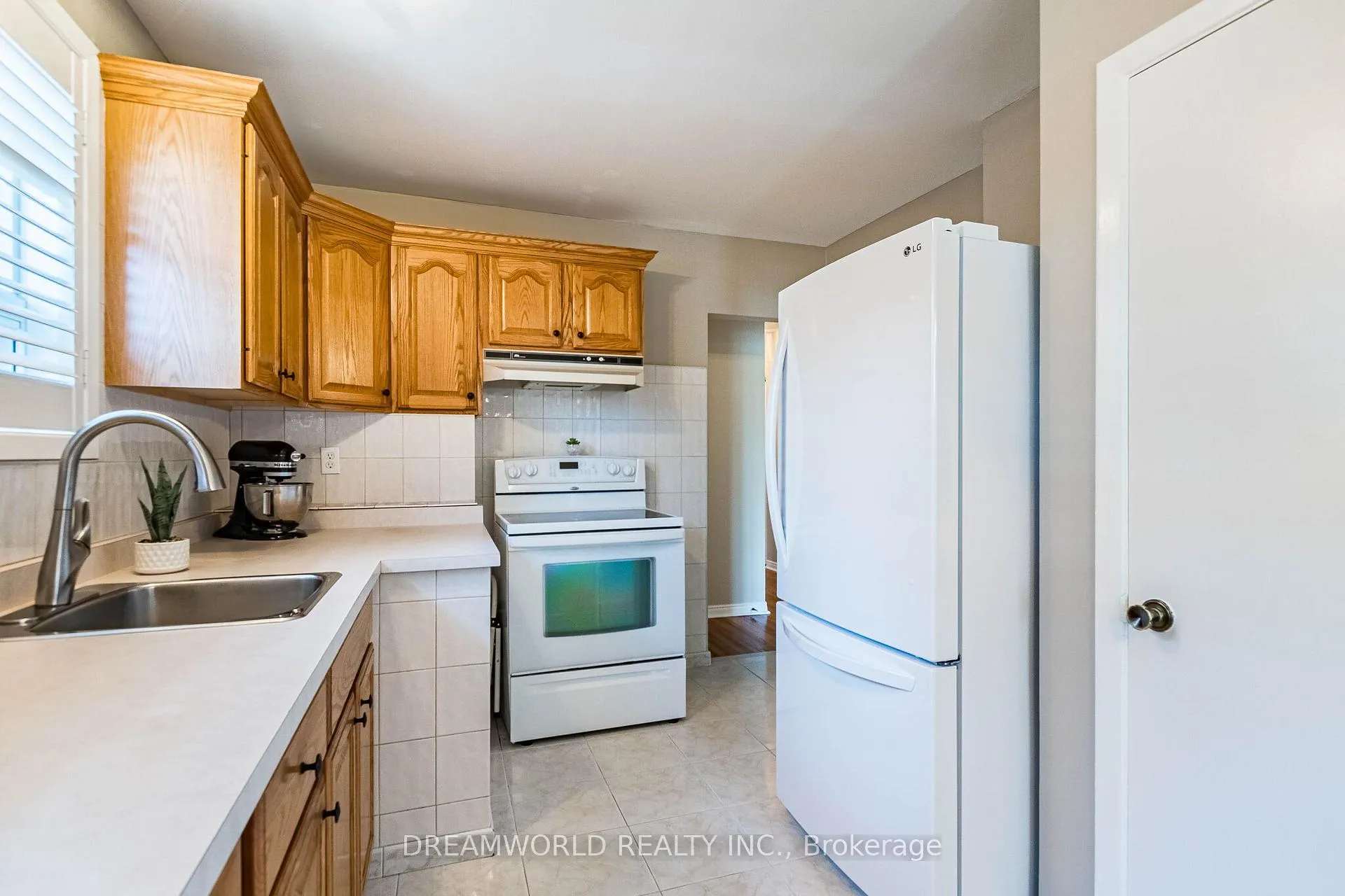 Photo 13 of 42 Northwood Drive, Brampton, Northwood Park — HOMEH