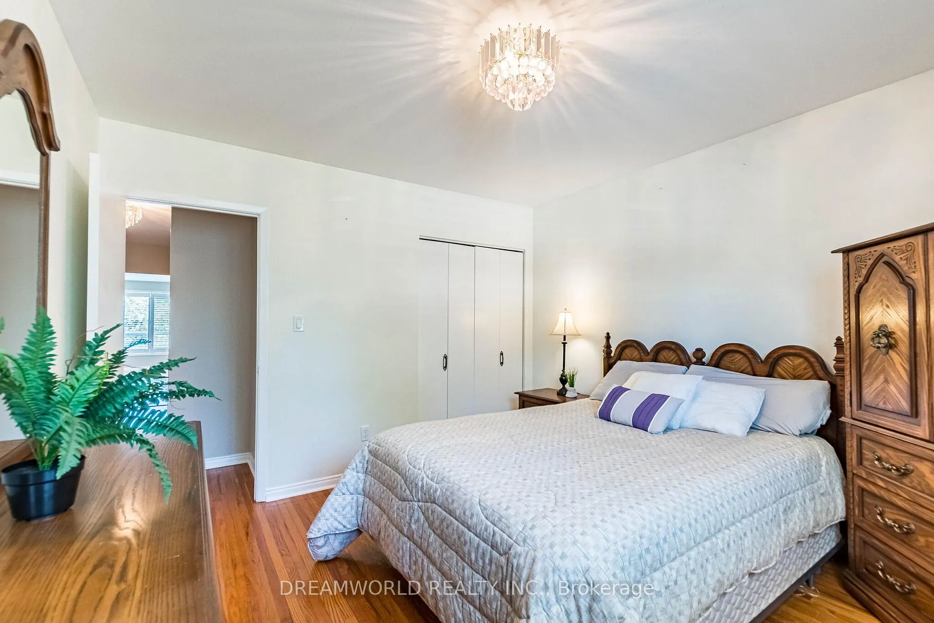 Photo 20 of 42 Northwood Drive, Brampton, Northwood Park — HOMEH