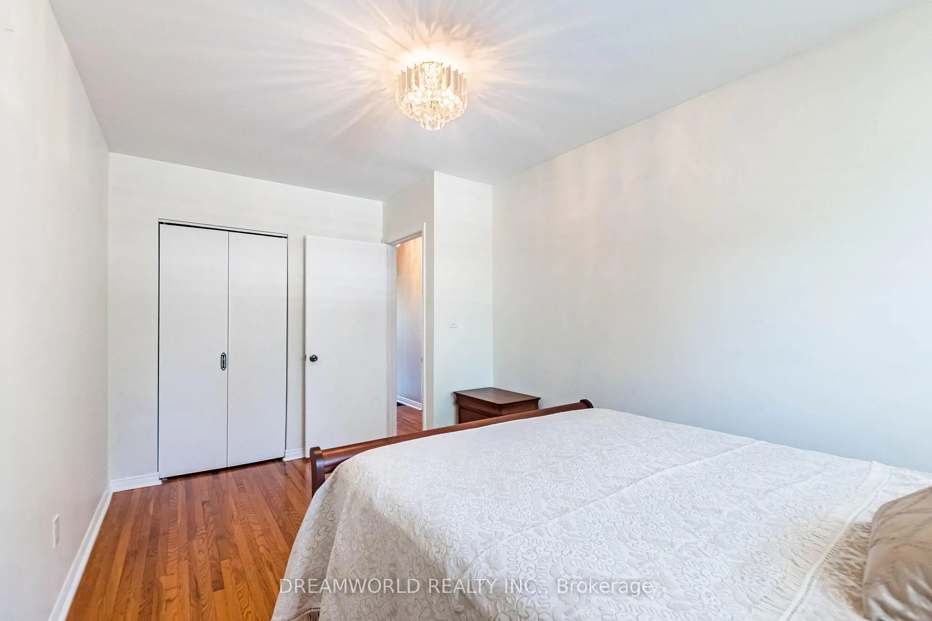 Photo 23 of 42 Northwood Drive, Brampton, Northwood Park — HOMEH