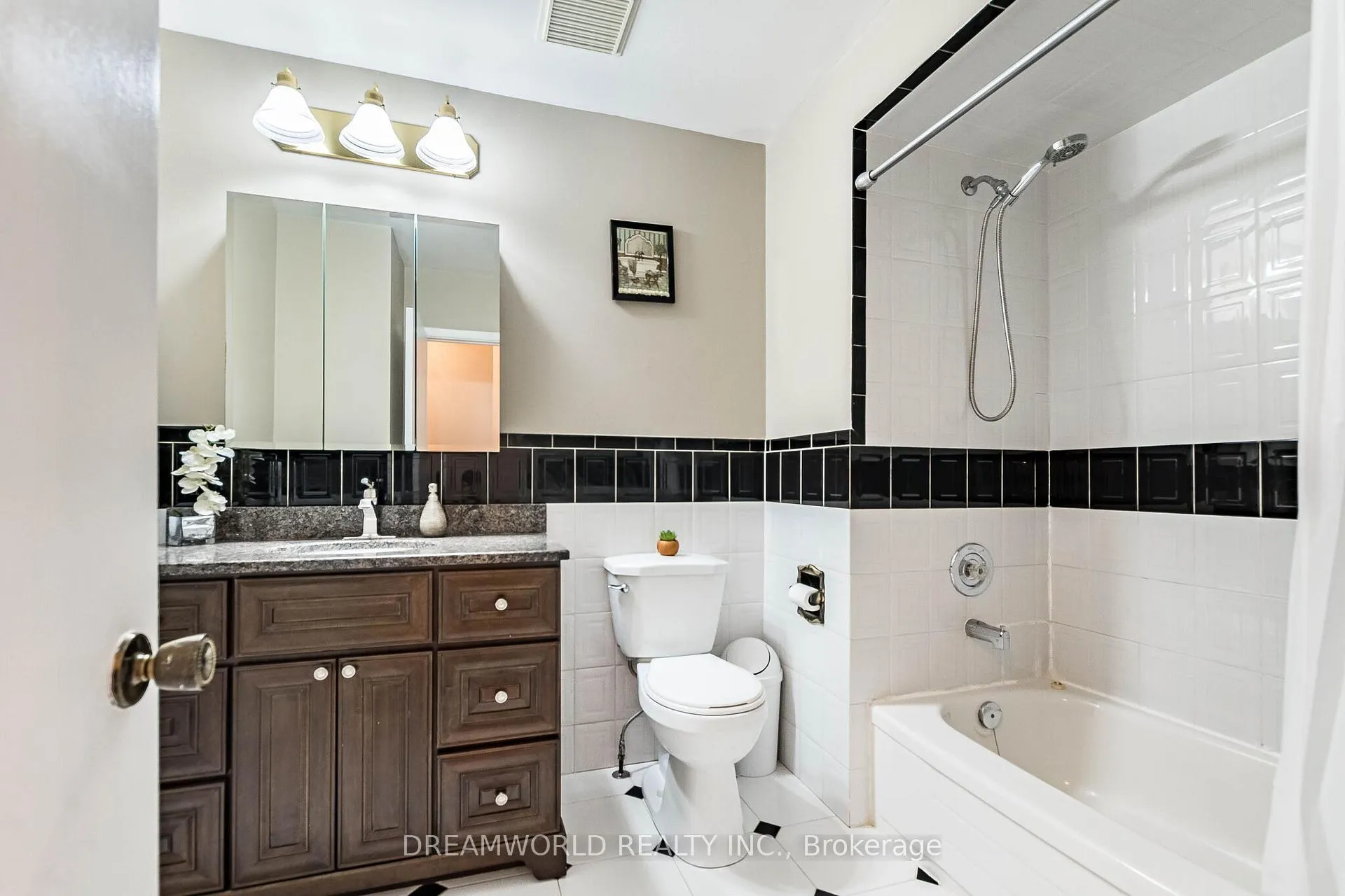 Photo 26 of 42 Northwood Drive, Brampton, Northwood Park — HOMEH
