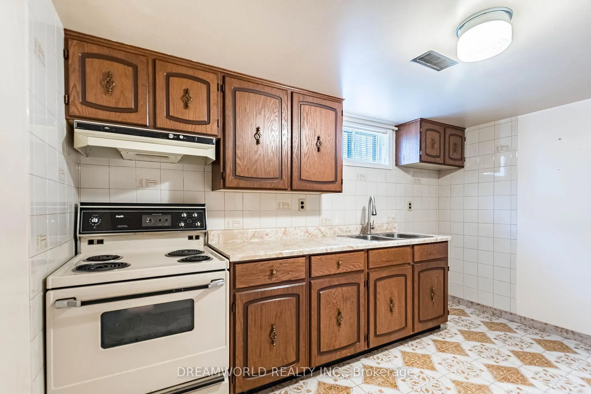 Photo 33 of 42 Northwood Drive, Brampton, Northwood Park — HOMEH
