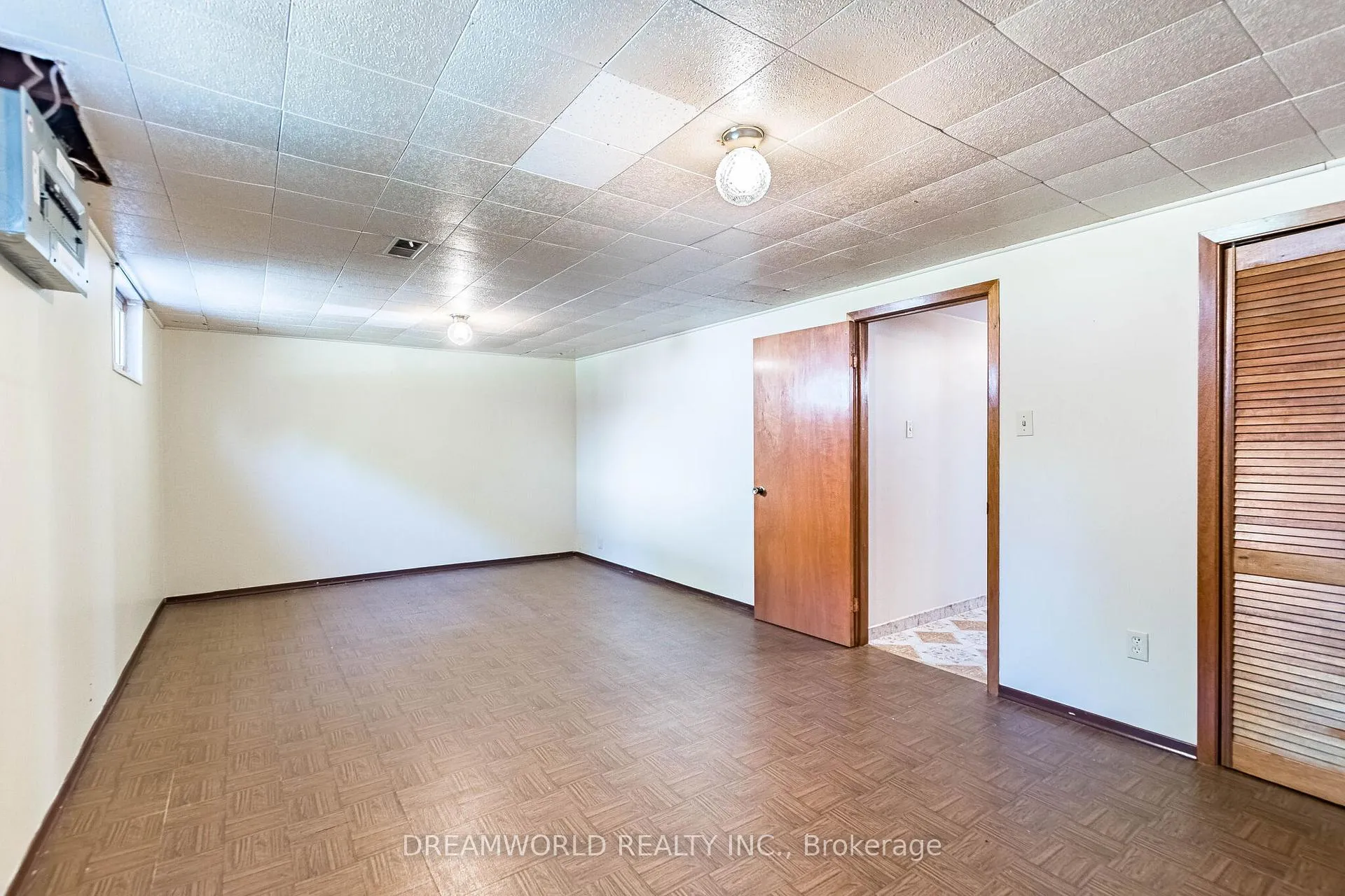 Photo 37 of 42 Northwood Drive, Brampton, Northwood Park — HOMEH