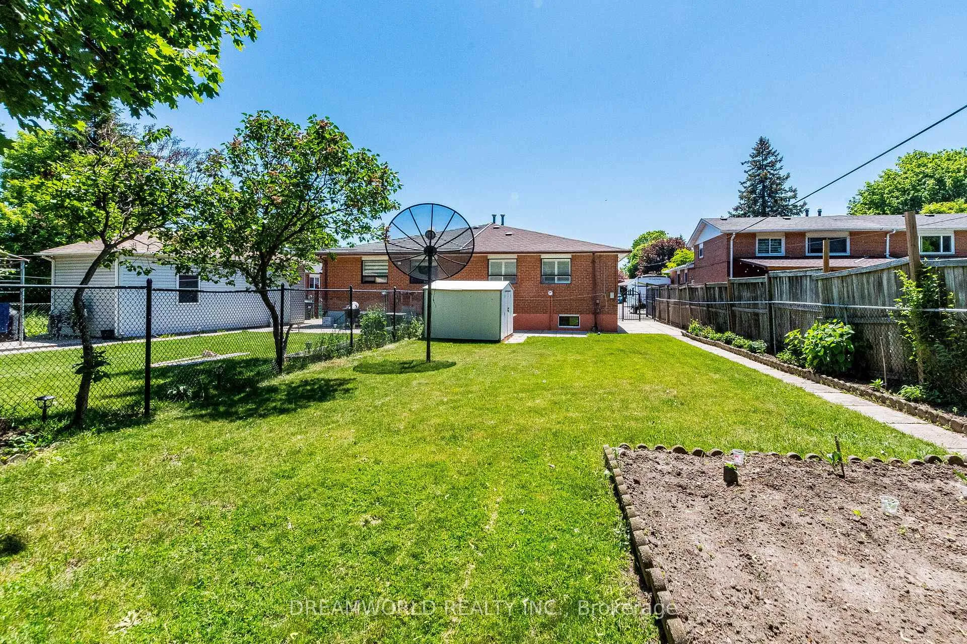 Photo 46 of 42 Northwood Drive, Brampton, Northwood Park — HOMEH