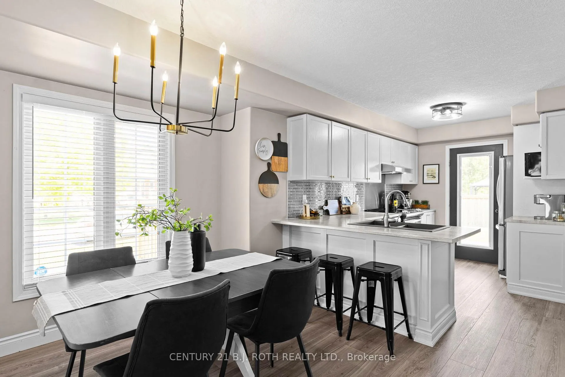 Photo 6 of 1 Ruthven Crescent, New Tecumseth, Alliston — HOMEH