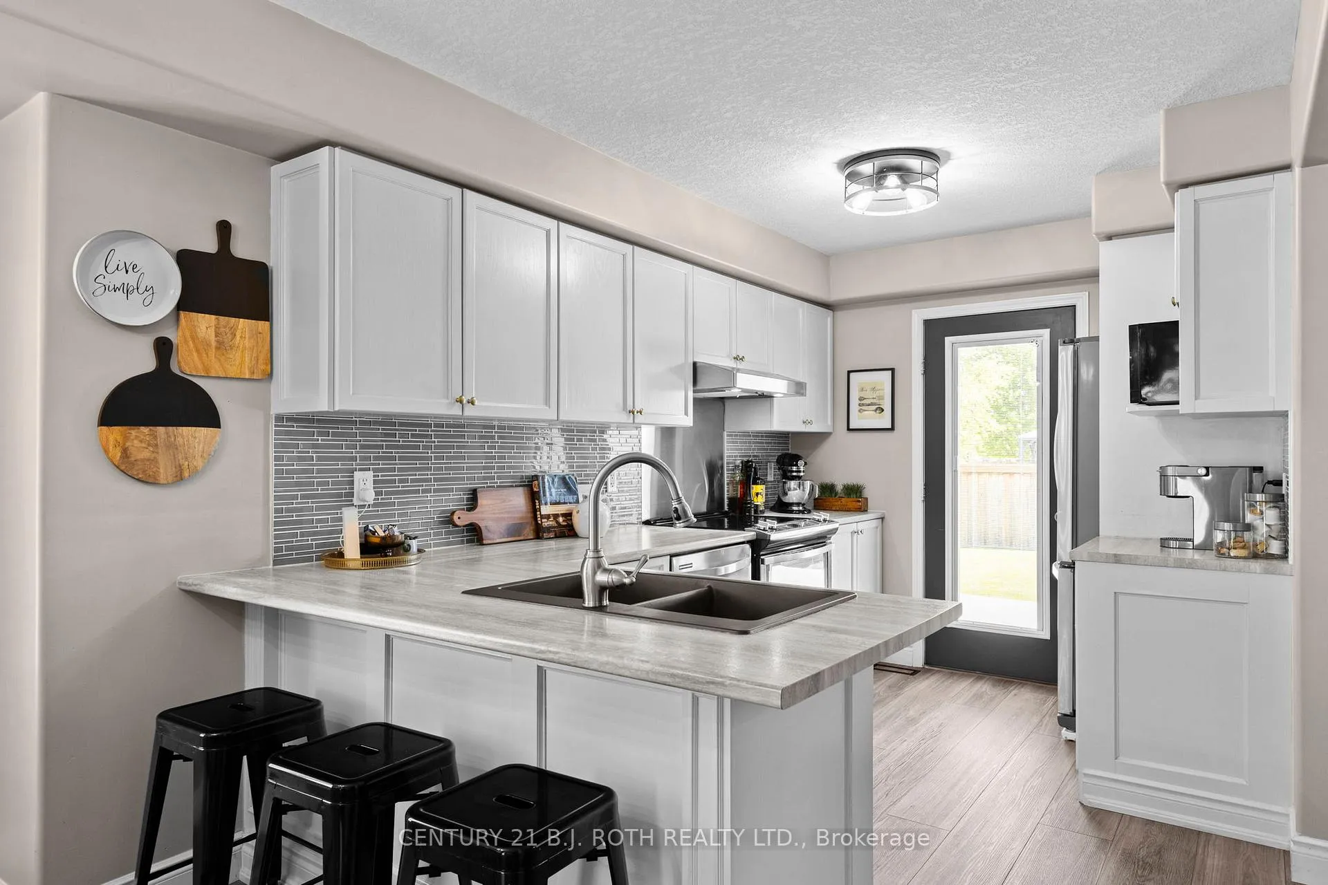 Photo 8 of 1 Ruthven Crescent, New Tecumseth, Alliston — HOMEH