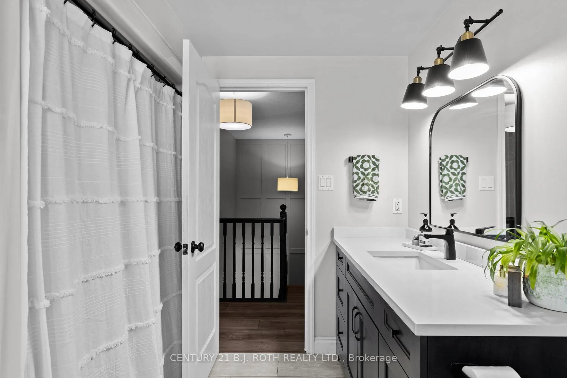 Photo 16 of 1 Ruthven Crescent, New Tecumseth, Alliston — HOMEH