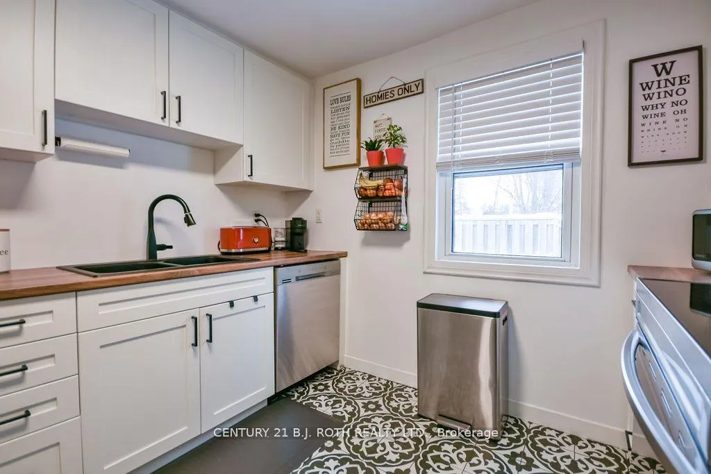 Photo 10 of 9920 County 10 Road, Clearview, Brentwood — HOMEH