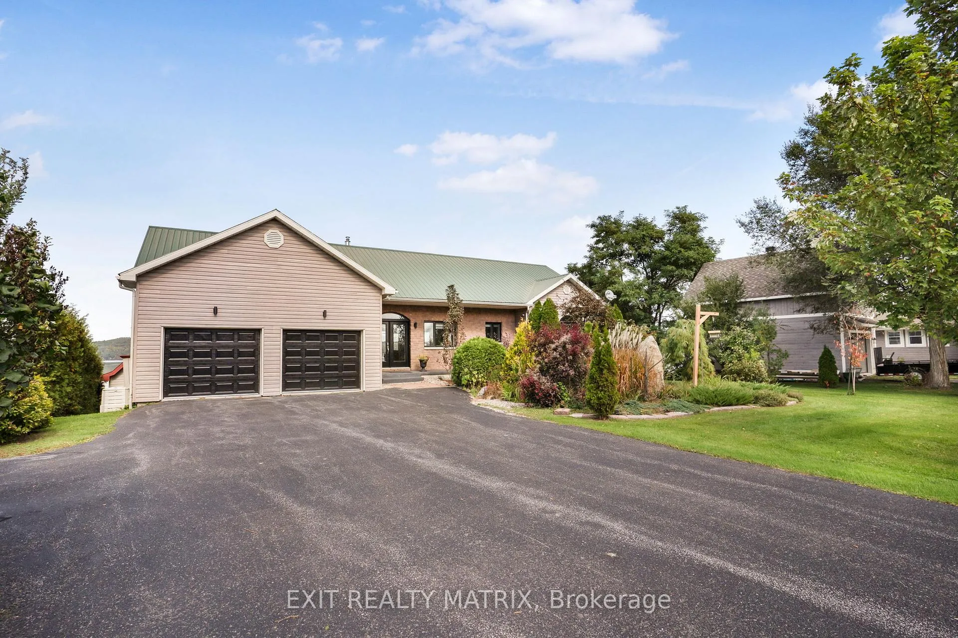 Photo 2 of 1624 Bay Road, Champlain, Champlain Twp — HOMEH