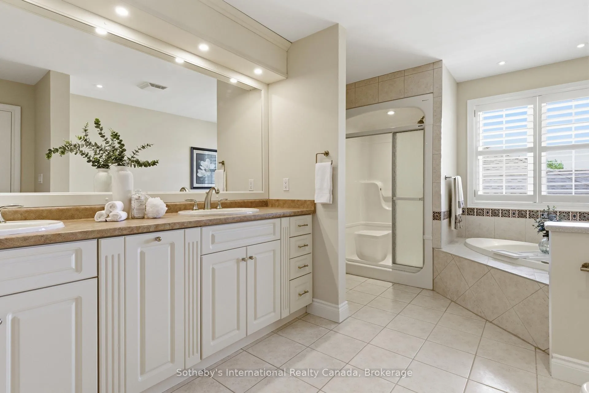 Photo 17 of 59 Templeton Drive, Kitchener — HOMEH