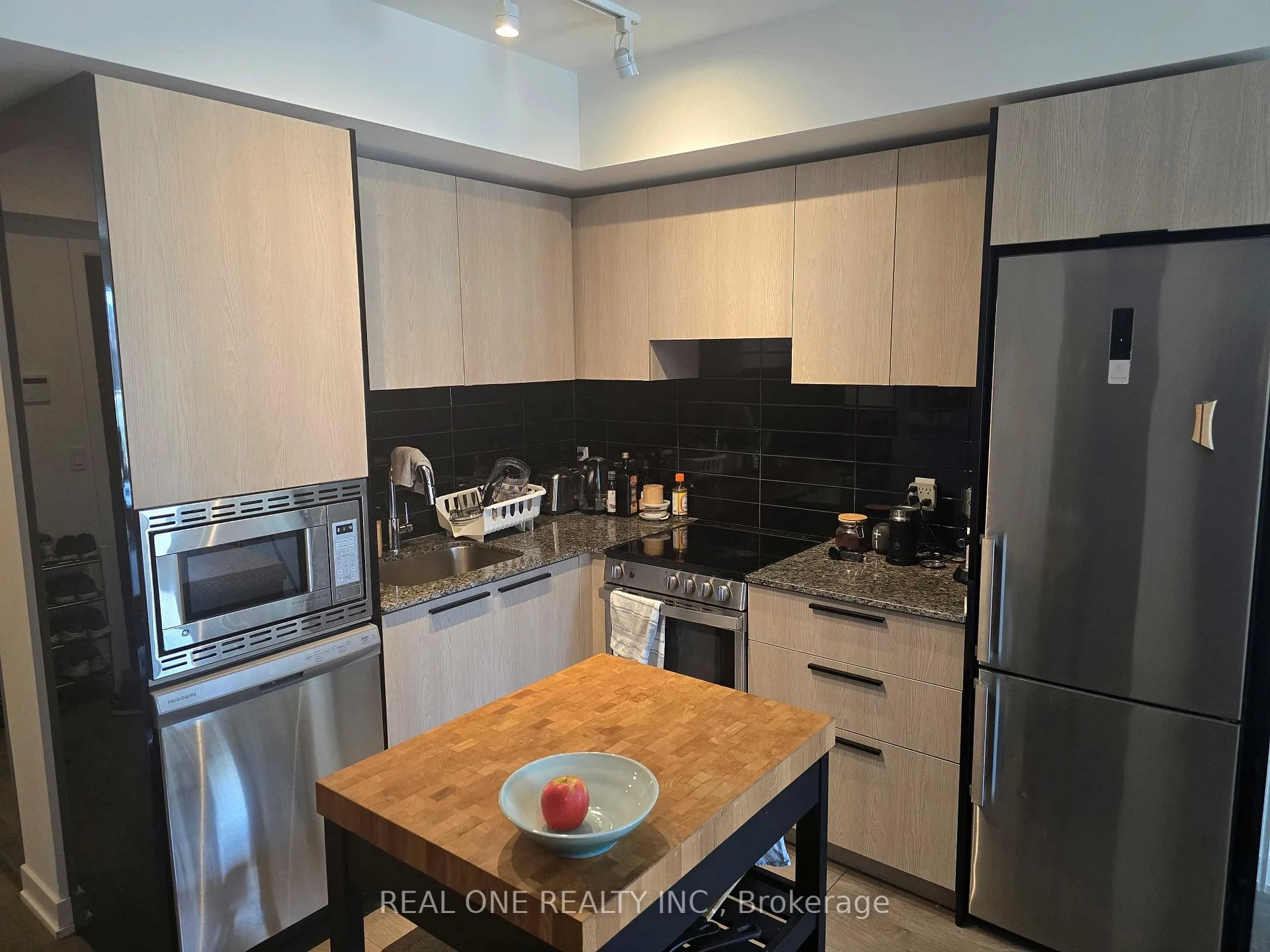 Photo 4 of Unit 1109, 501 Yonge Street, Toronto, Church-Yonge Corridor — HOMEH