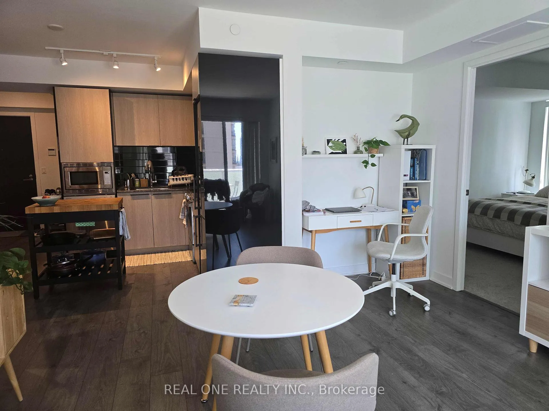 Photo 6 of Unit 1109, 501 Yonge Street, Toronto, Church-Yonge Corridor — HOMEH