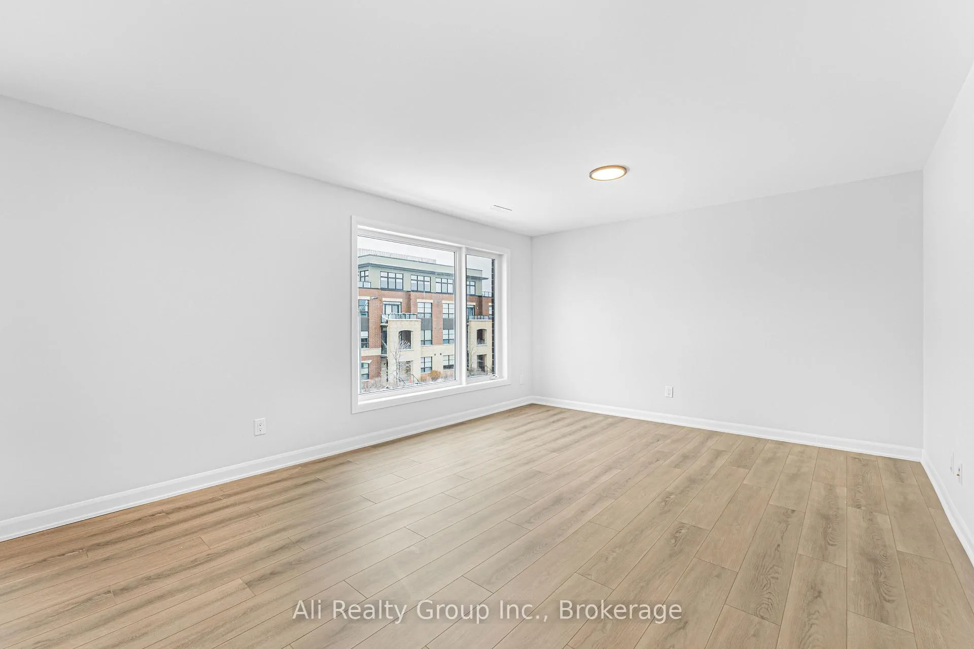 Photo 3 of Unit 10, 301 Glenroy Gilbert Drive, Ottawa, Barrhaven - Strandherd — HOMEH