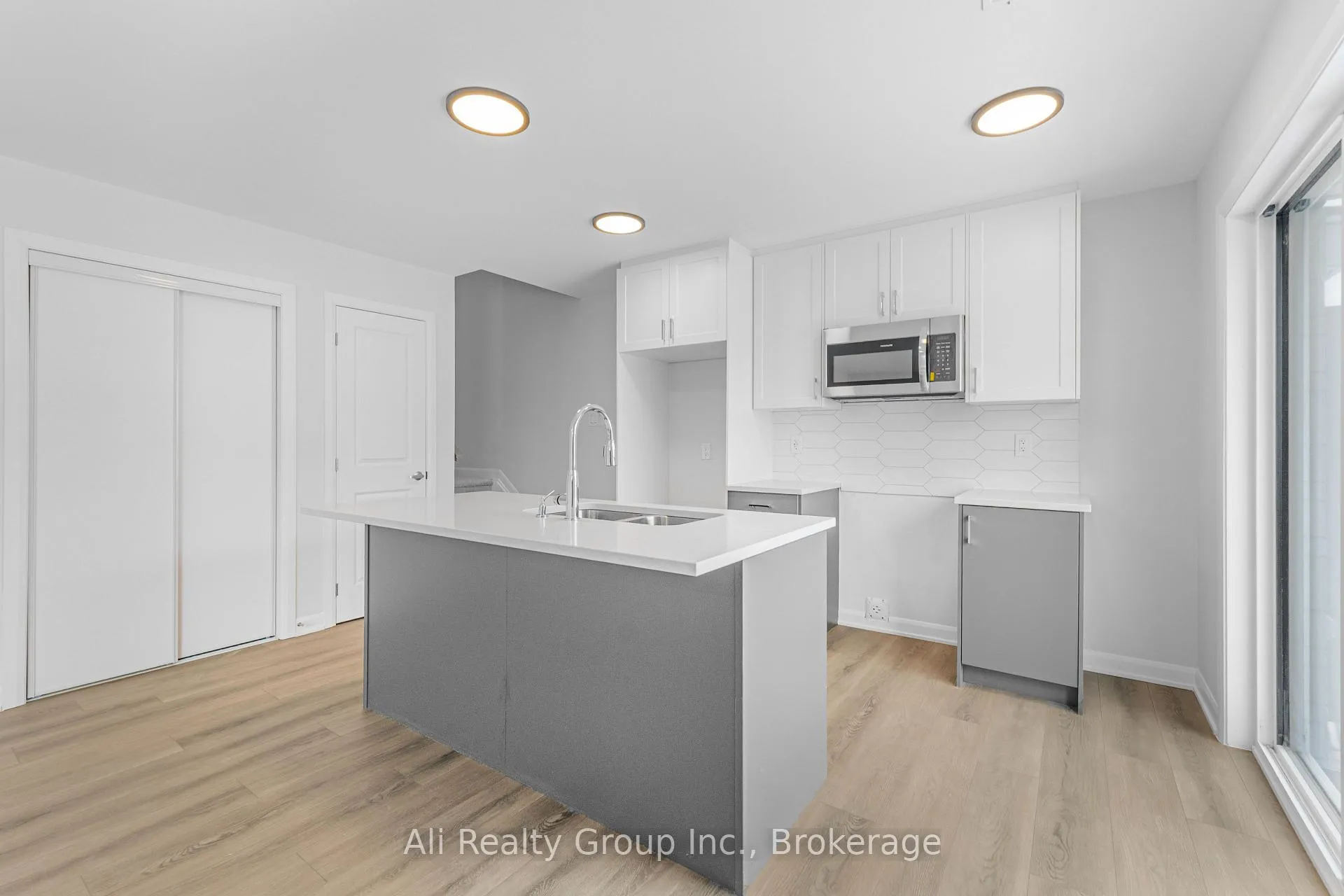 Photo 7 of Unit 10, 301 Glenroy Gilbert Drive, Ottawa, Barrhaven - Strandherd — HOMEH