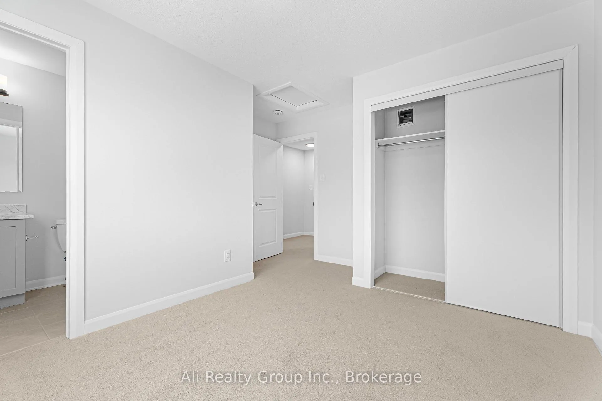 Photo 12 of Unit 10, 301 Glenroy Gilbert Drive, Ottawa, Barrhaven - Strandherd — HOMEH