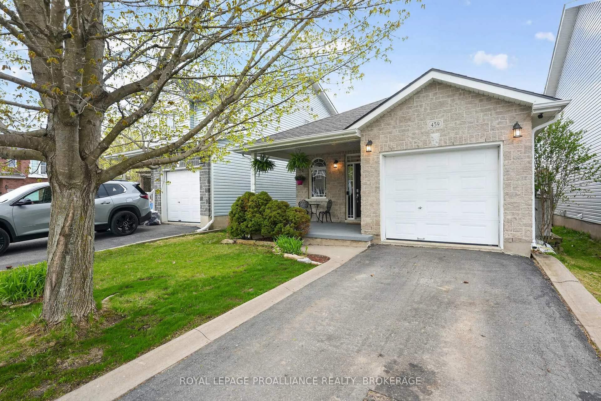 Photo 2 of 459 Maureen Street, Kingston, Kingston East (Incl Barret Crt) — HOMEH