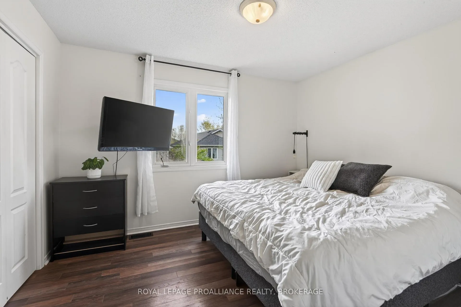 Photo 17 of 459 Maureen Street, Kingston, Kingston East (Incl Barret Crt) — HOMEH
