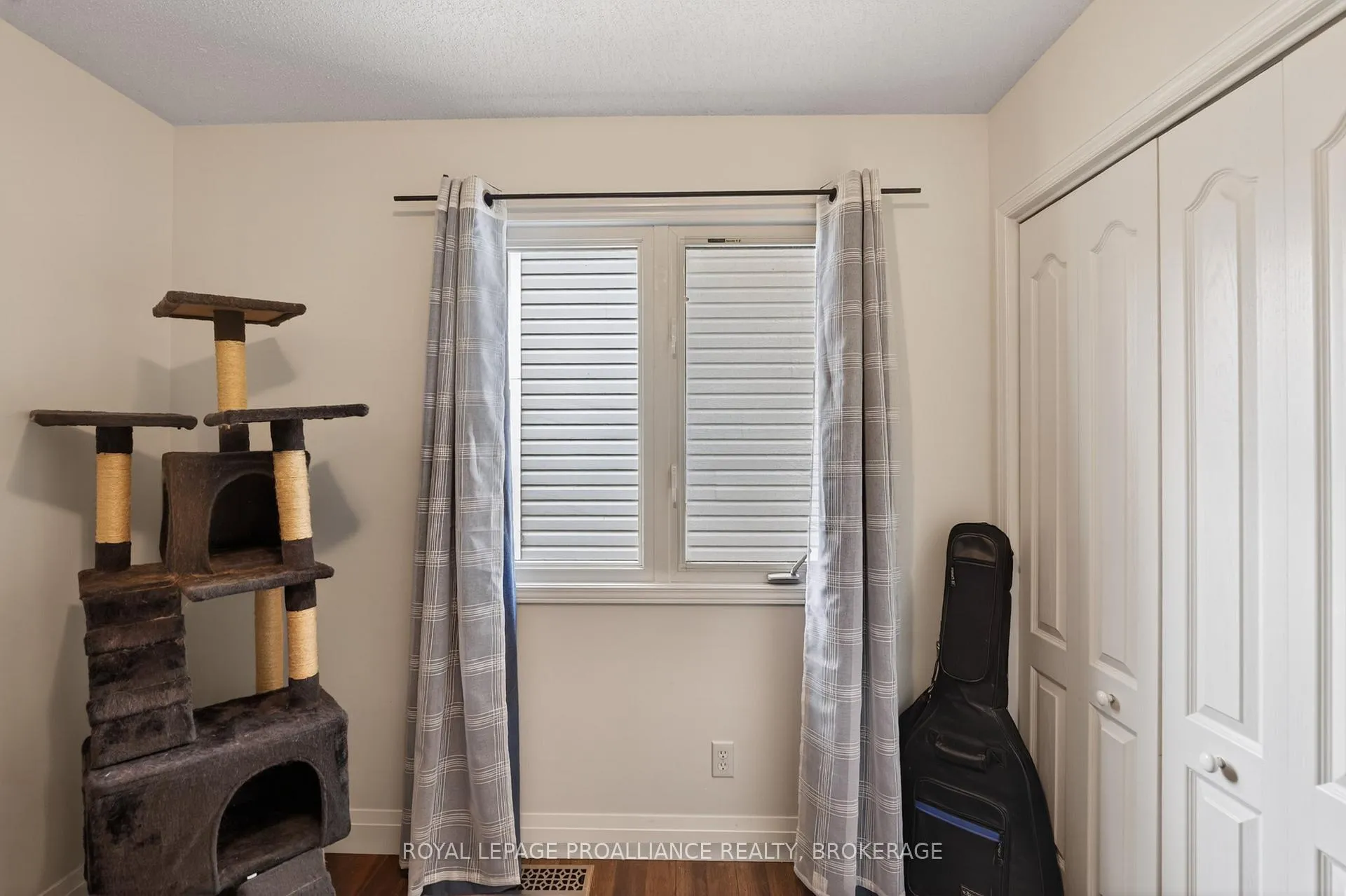 Photo 19 of 459 Maureen Street, Kingston, Kingston East (Incl Barret Crt) — HOMEH