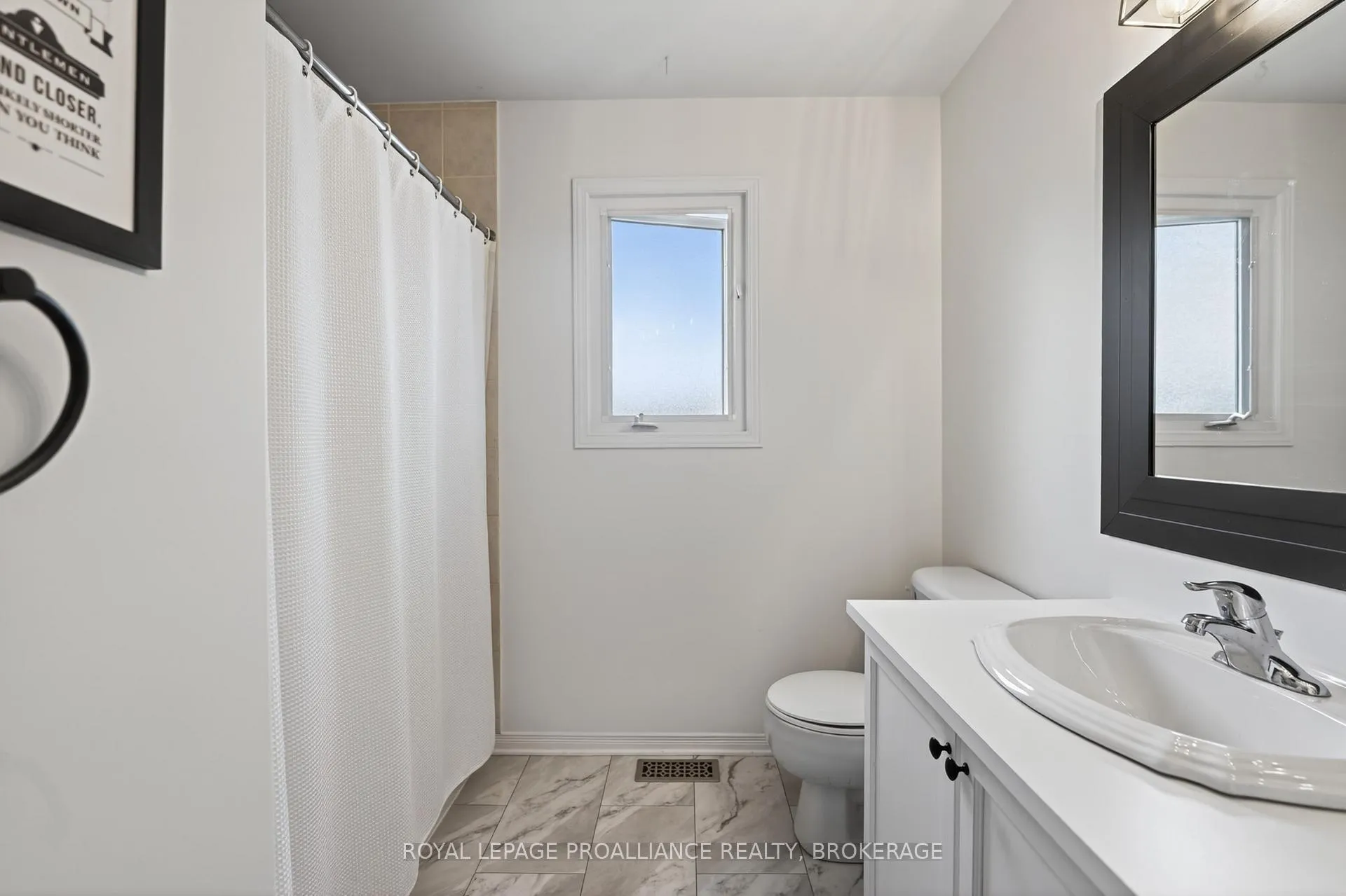 Photo 22 of 459 Maureen Street, Kingston, Kingston East (Incl Barret Crt) — HOMEH