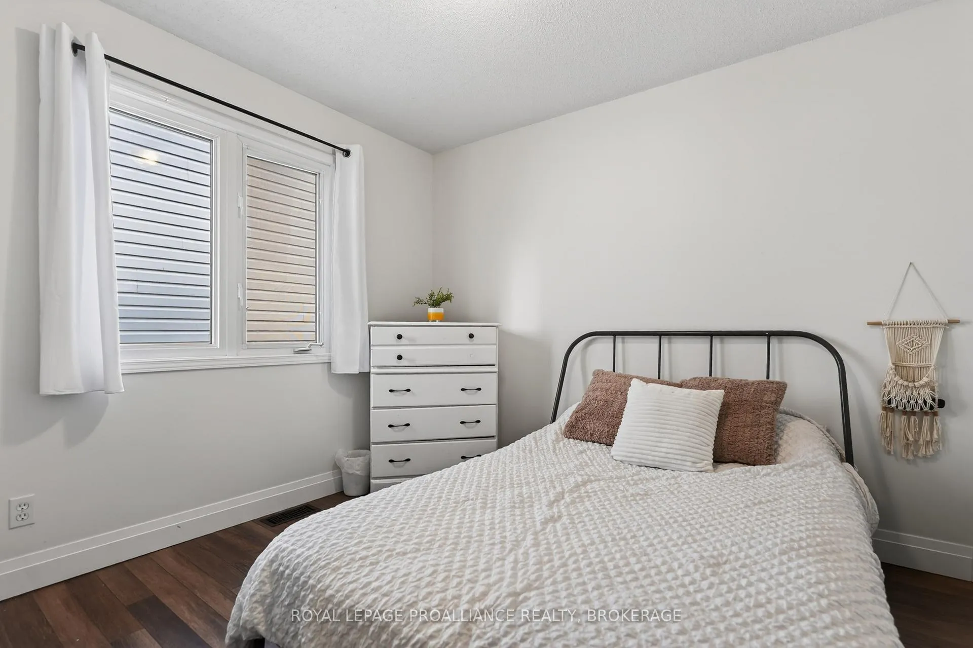 Photo 24 of 459 Maureen Street, Kingston, Kingston East (Incl Barret Crt) — HOMEH