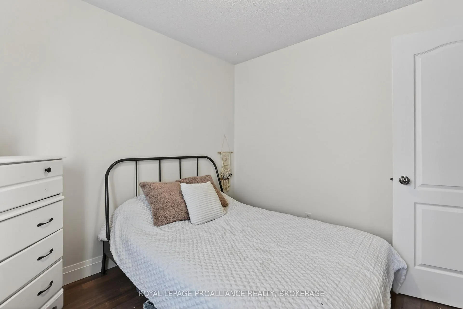 Photo 25 of 459 Maureen Street, Kingston, Kingston East (Incl Barret Crt) — HOMEH