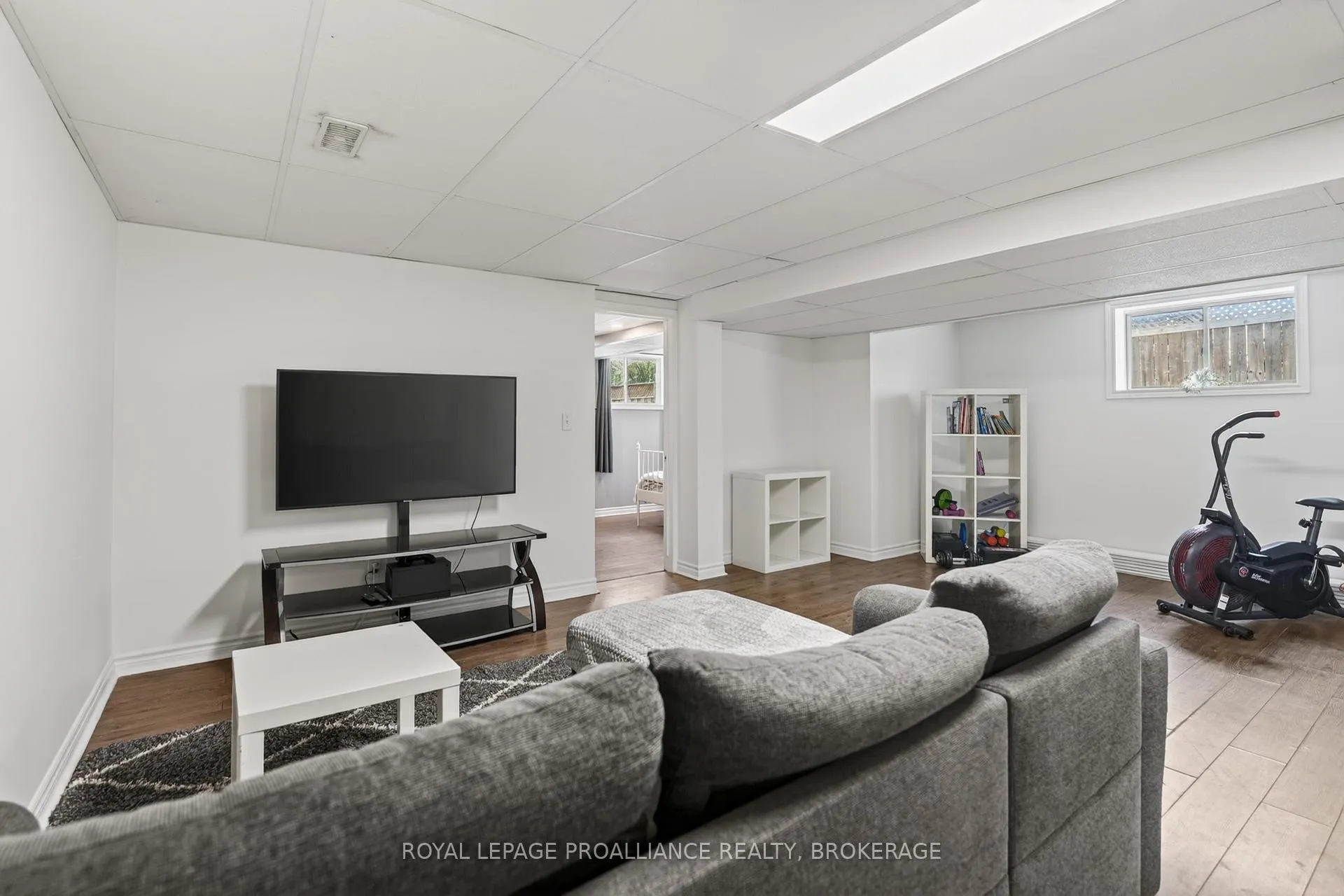 Photo 30 of 459 Maureen Street, Kingston, Kingston East (Incl Barret Crt) — HOMEH
