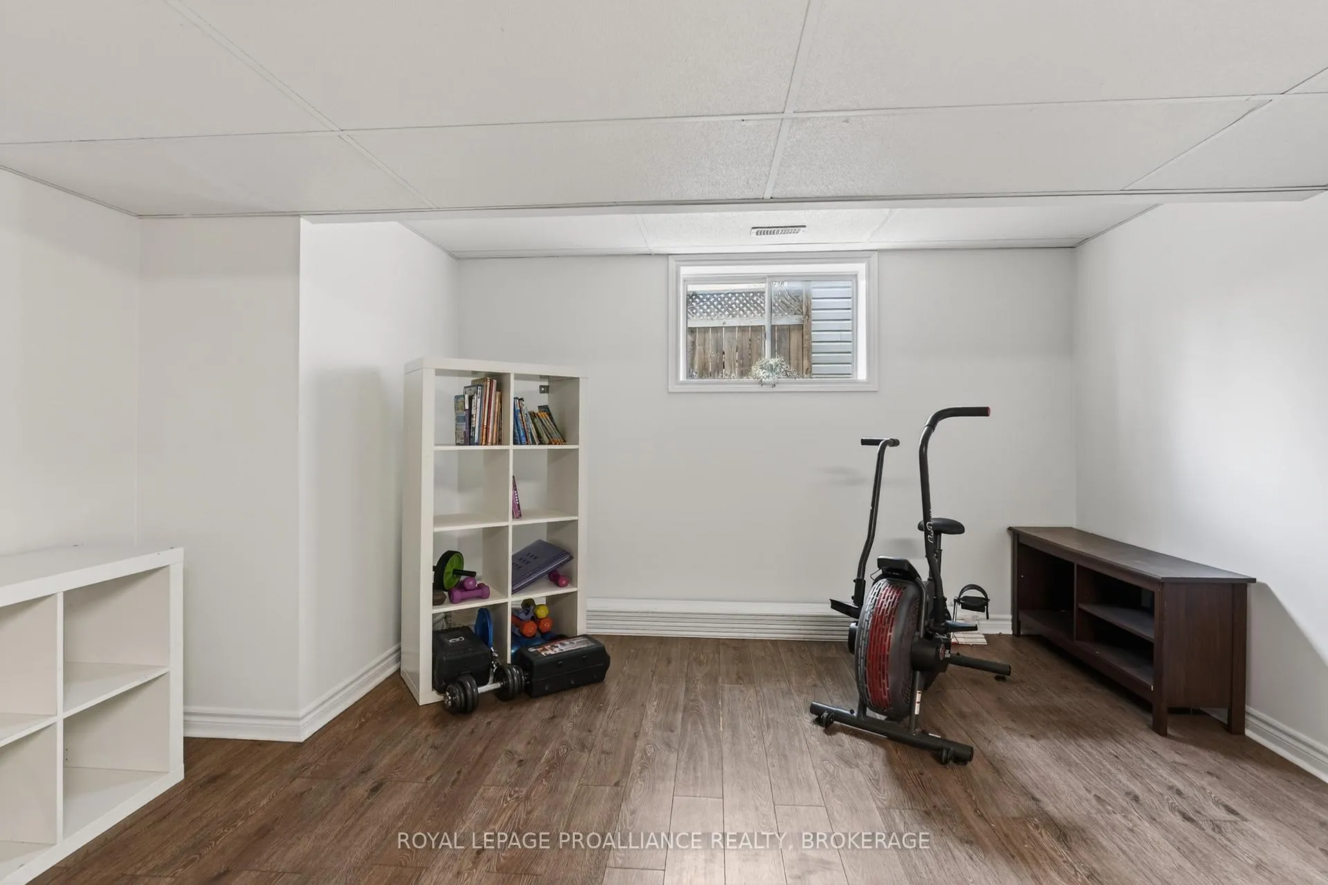 Photo 32 of 459 Maureen Street, Kingston, Kingston East (Incl Barret Crt) — HOMEH