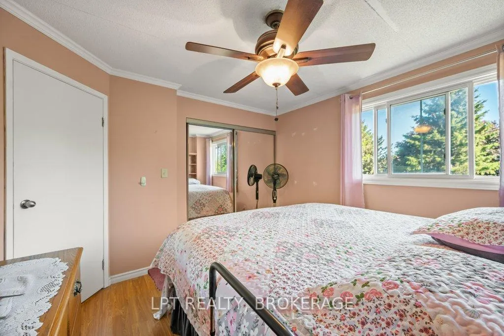 Photo 21 of 994 Uxbridge Crescent, Kingston, East Gardiners Rd — HOMEH