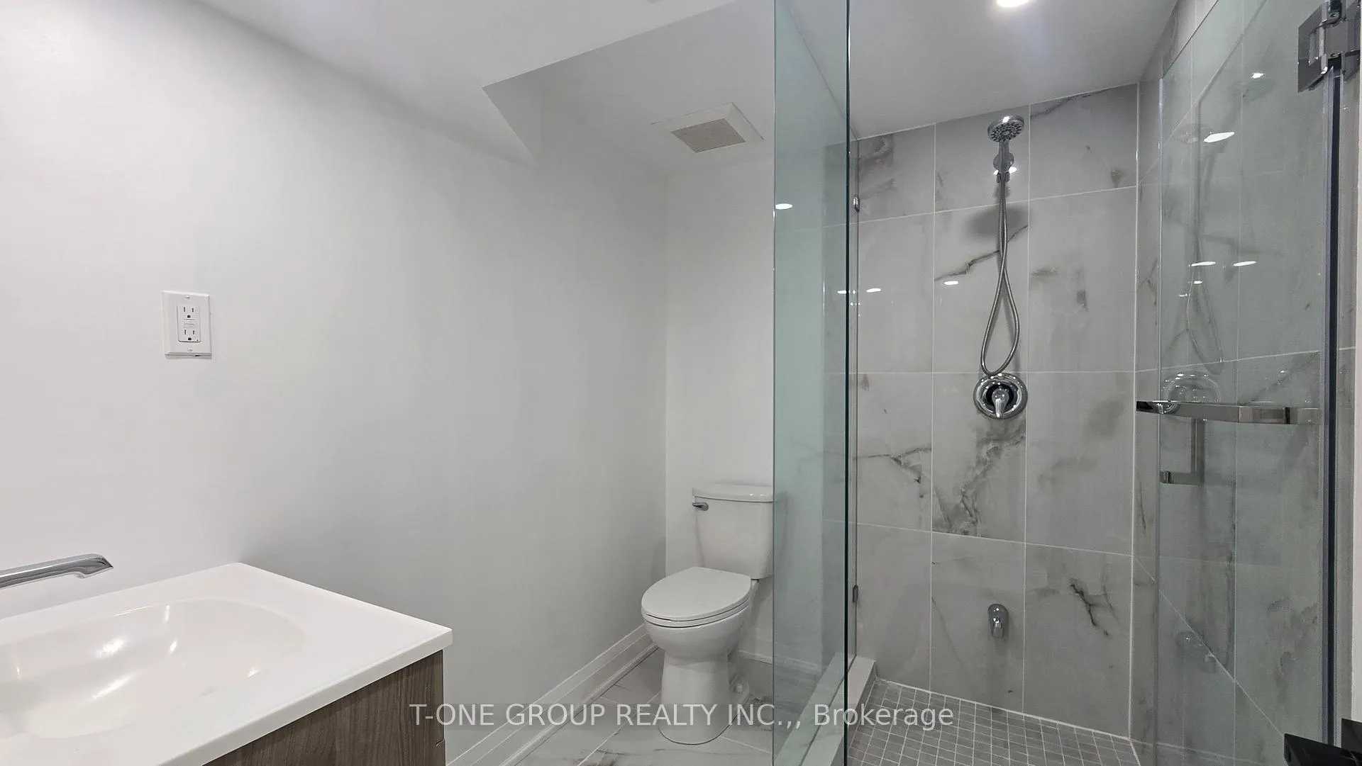 Photo 17 of 13 Eberly Woods Drive, Markham, Victoria Manor-Jennings Gate — HOMEH