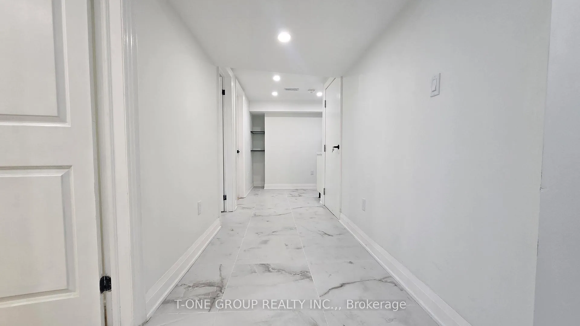 Photo 18 of 13 Eberly Woods Drive, Markham, Victoria Manor-Jennings Gate — HOMEH