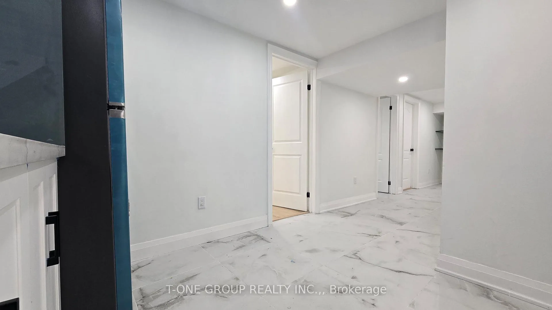 Photo 21 of 13 Eberly Woods Drive, Markham, Victoria Manor-Jennings Gate — HOMEH