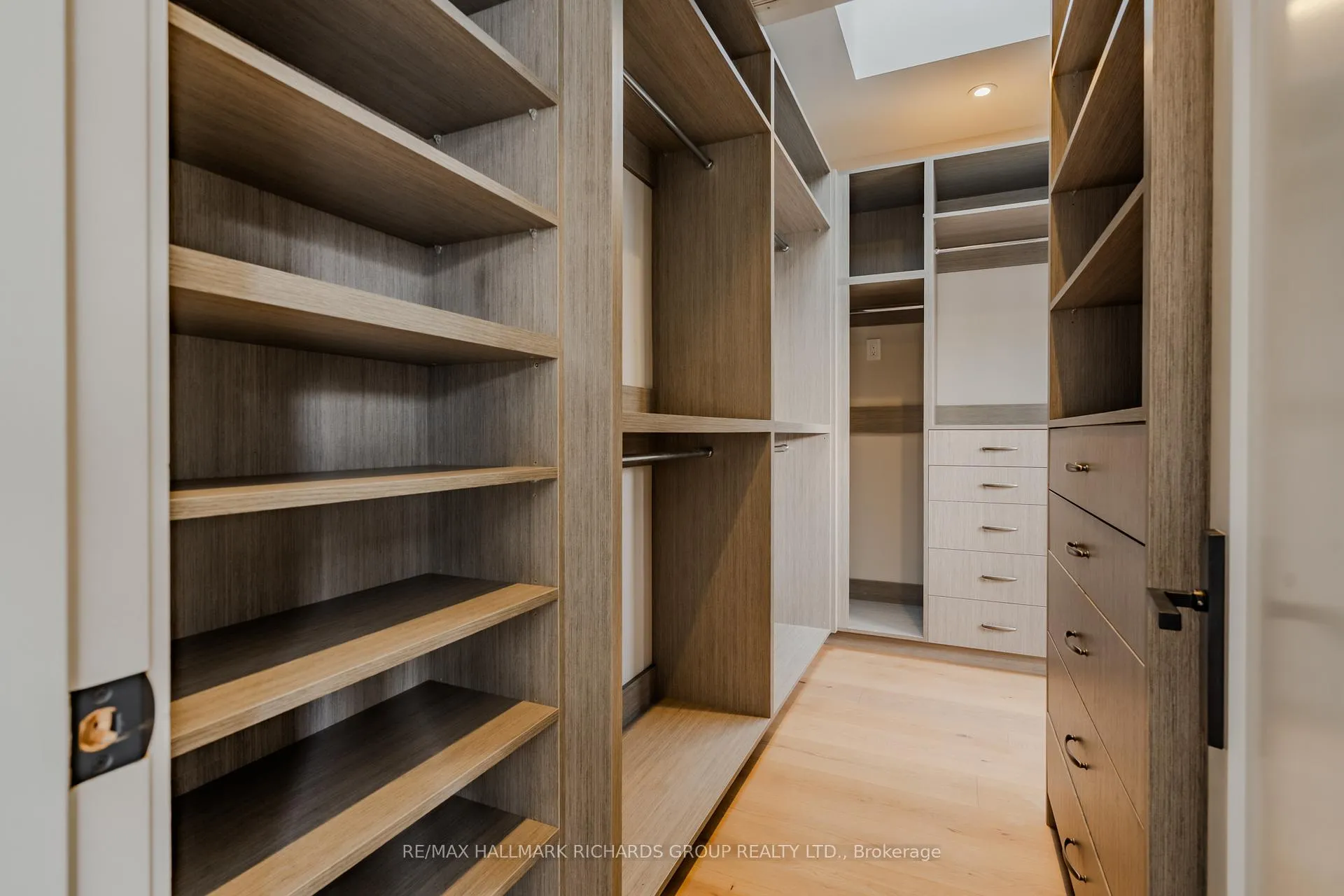 Photo 20 of 96 Scarborough Road, Toronto, The Beaches — HOMEH
