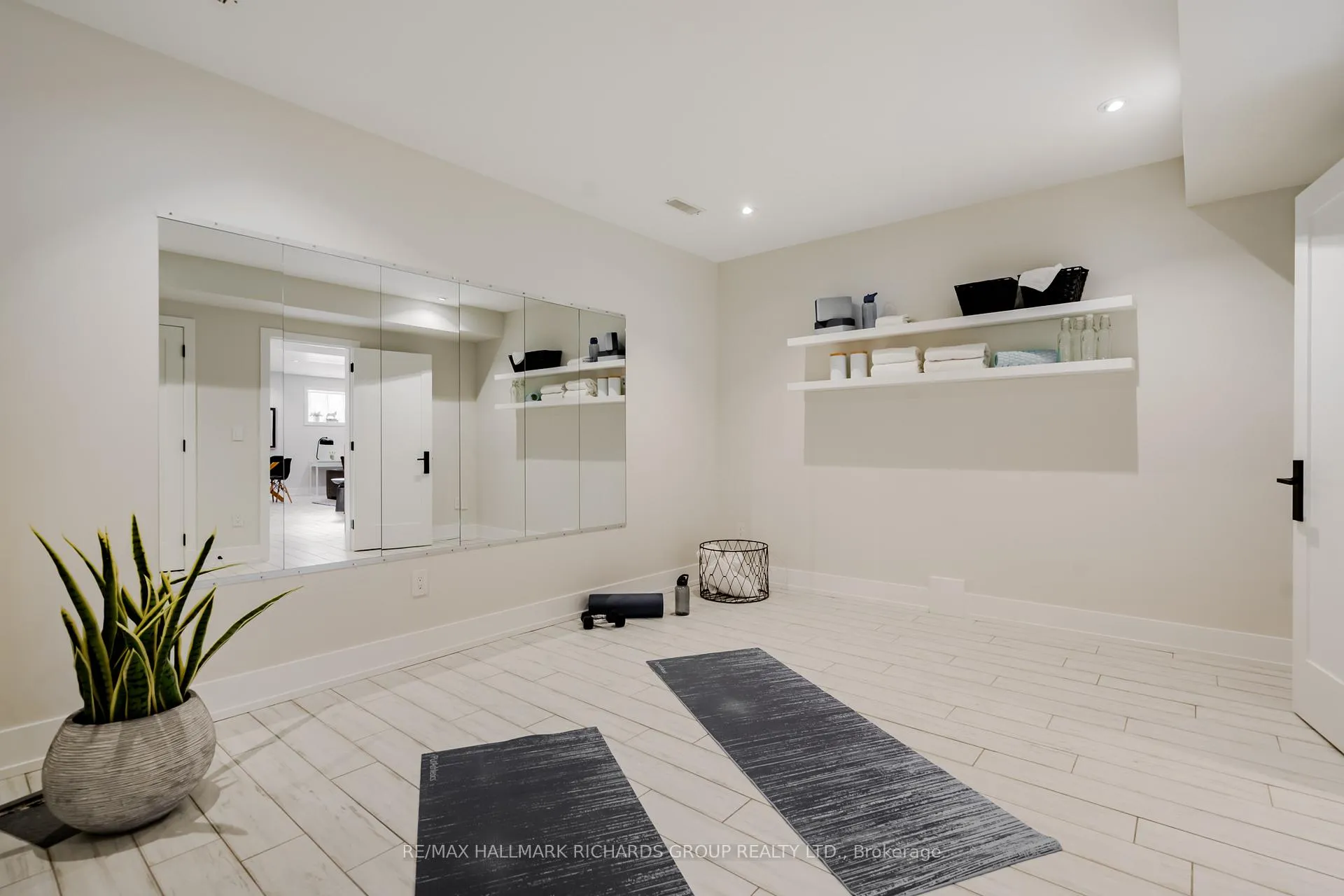 Photo 32 of 96 Scarborough Road, Toronto, The Beaches — HOMEH