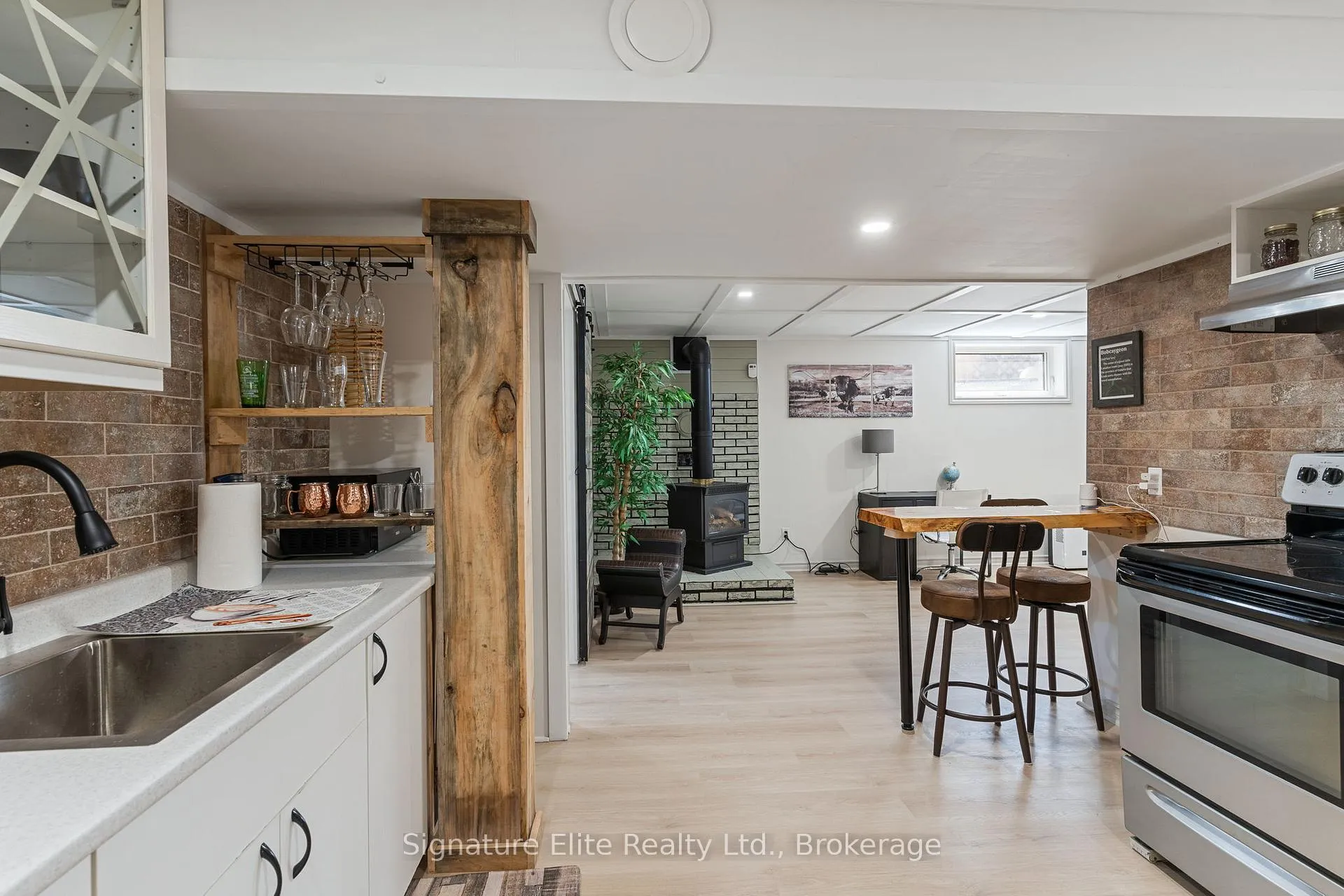 Photo 1 of 35 Cedartree Lane, Kawartha Lakes, Bobcaygeon — HOMEH