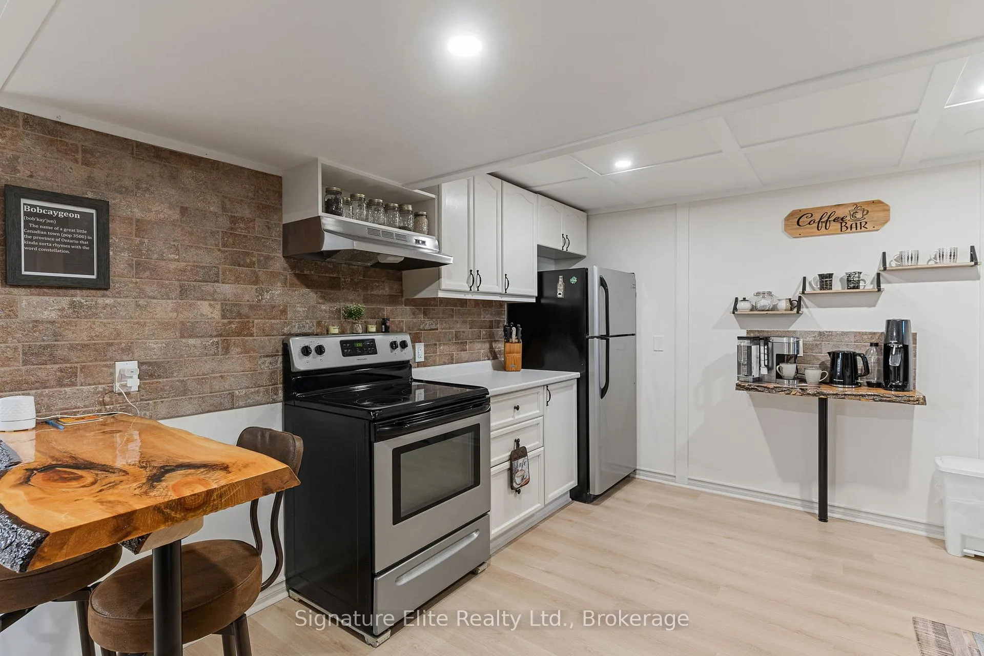 Photo 9 of 35 Cedartree Lane, Kawartha Lakes, Bobcaygeon — HOMEH